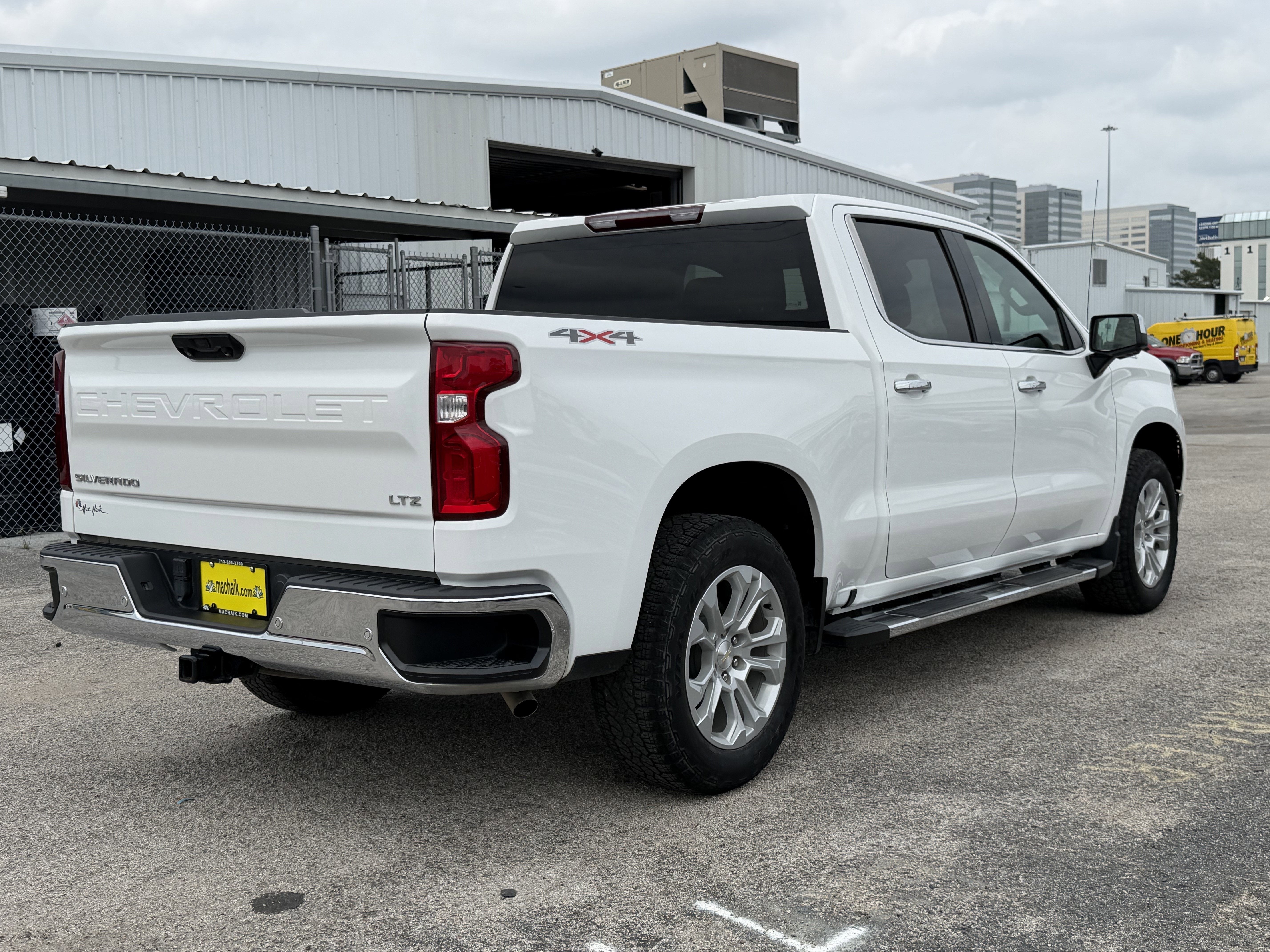 2023 Chevrolet Silverado 1500 4WD Crew Cab Short Bed LTZ
