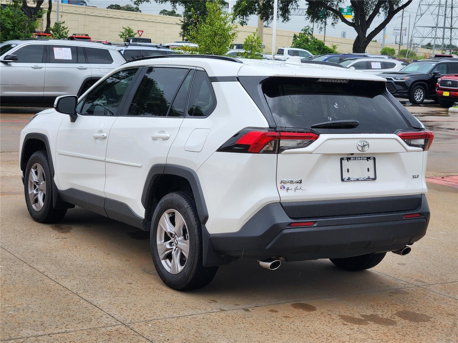 2022 Toyota RAV4 XLE