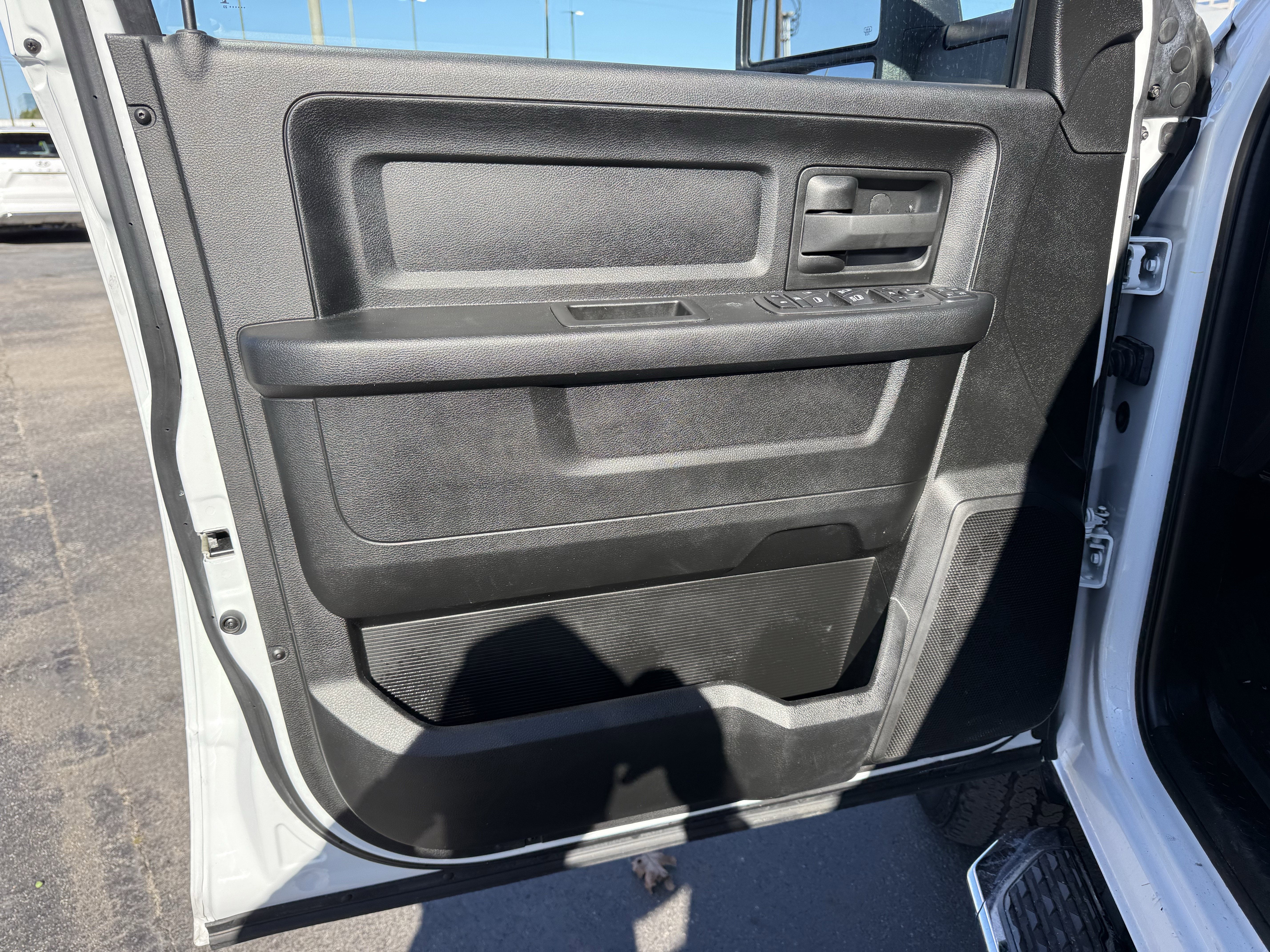 2023 RAM 3500 Tradesman Crew Cab 4x4 8' Box