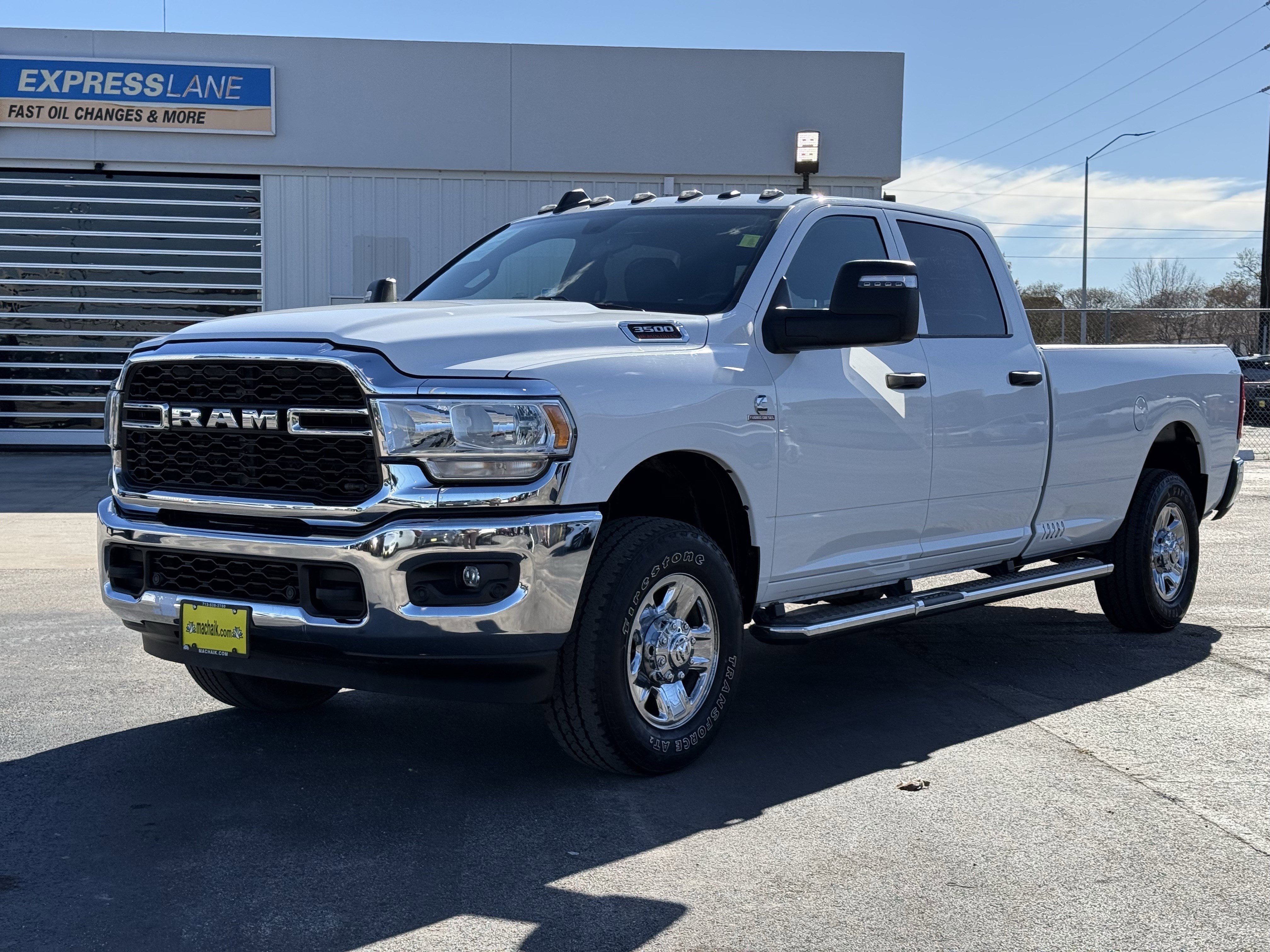 2023 RAM 3500 Tradesman Crew Cab 4x4 8' Box