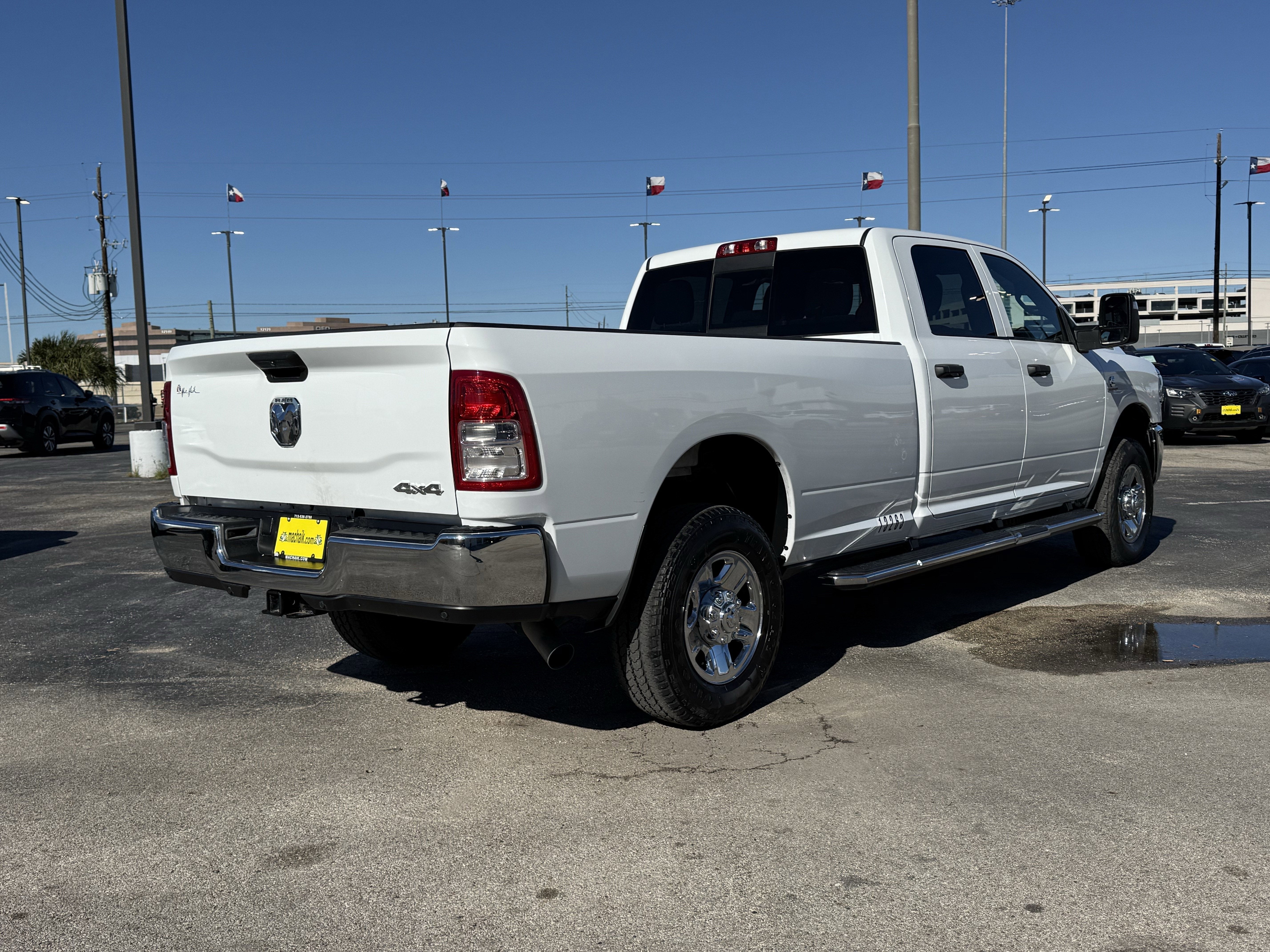 2023 RAM 3500 Tradesman Crew Cab 4x4 8' Box