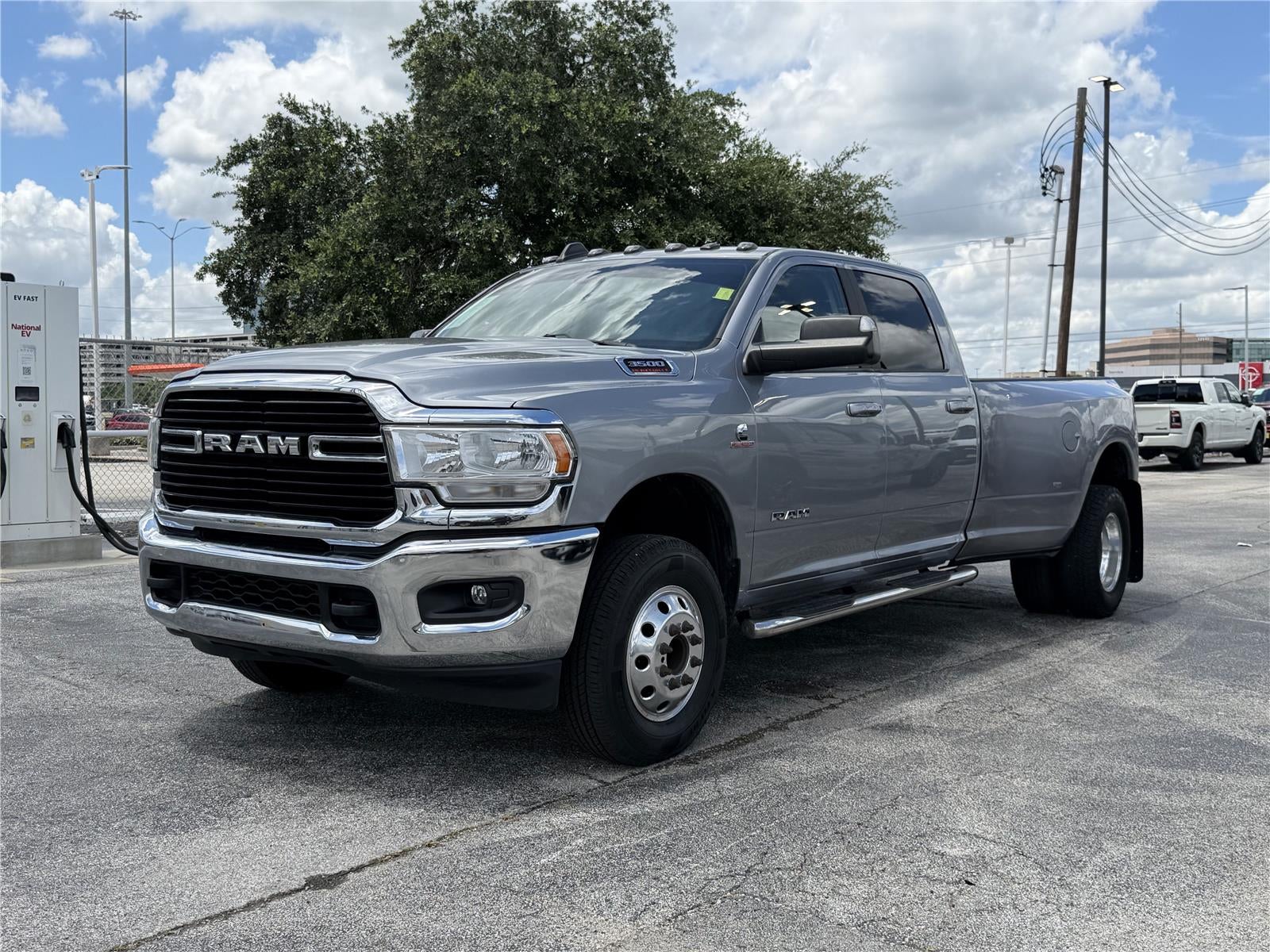 2020 RAM 3500 Big Horn Crew Cab 4x4 8' Box