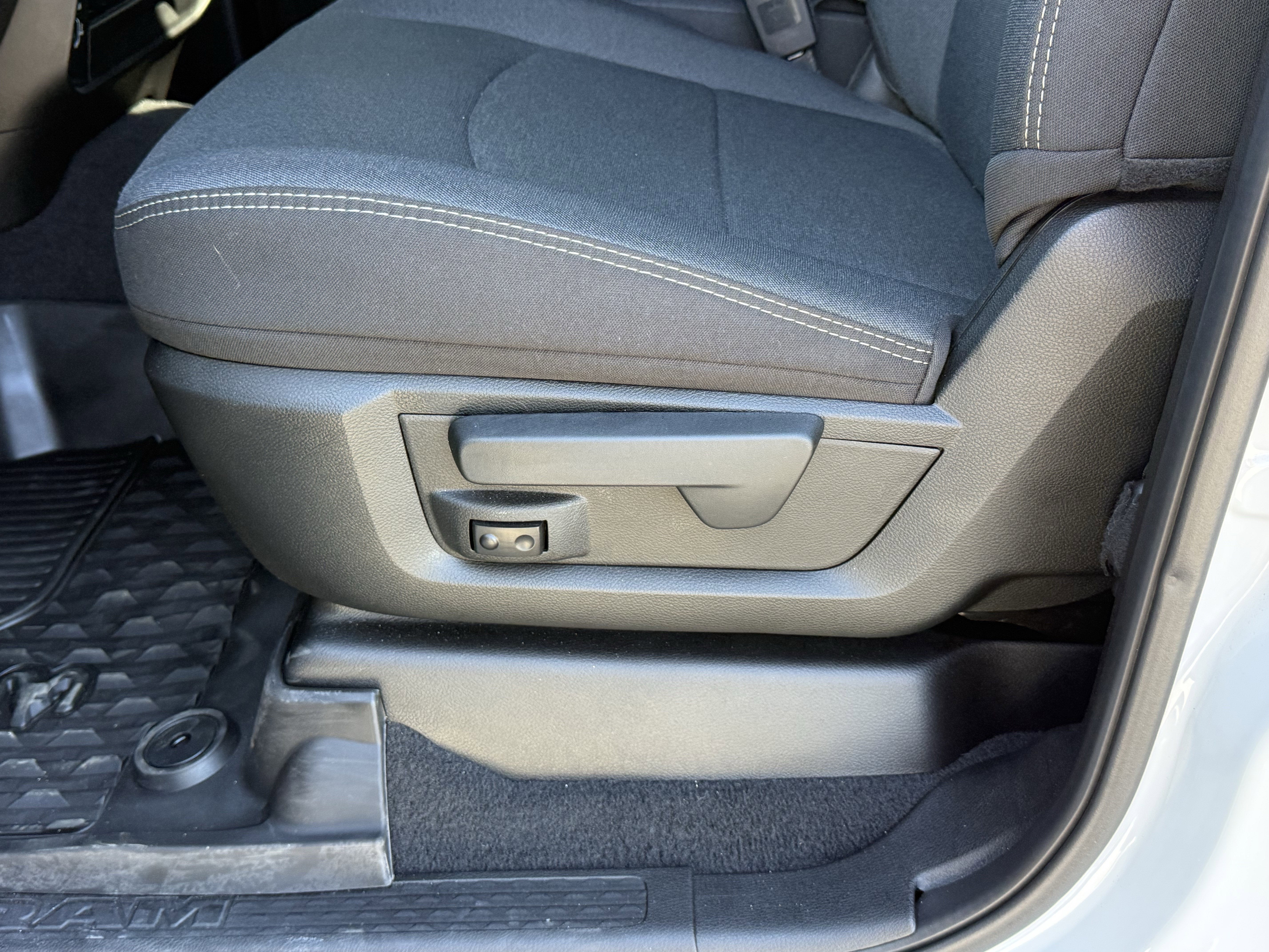 2025 RAM 2500 Tradesman Crew Cab 4x2 6'4' Box