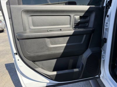 2025 RAM 2500 Tradesman Crew Cab 4x2 6'4' Box