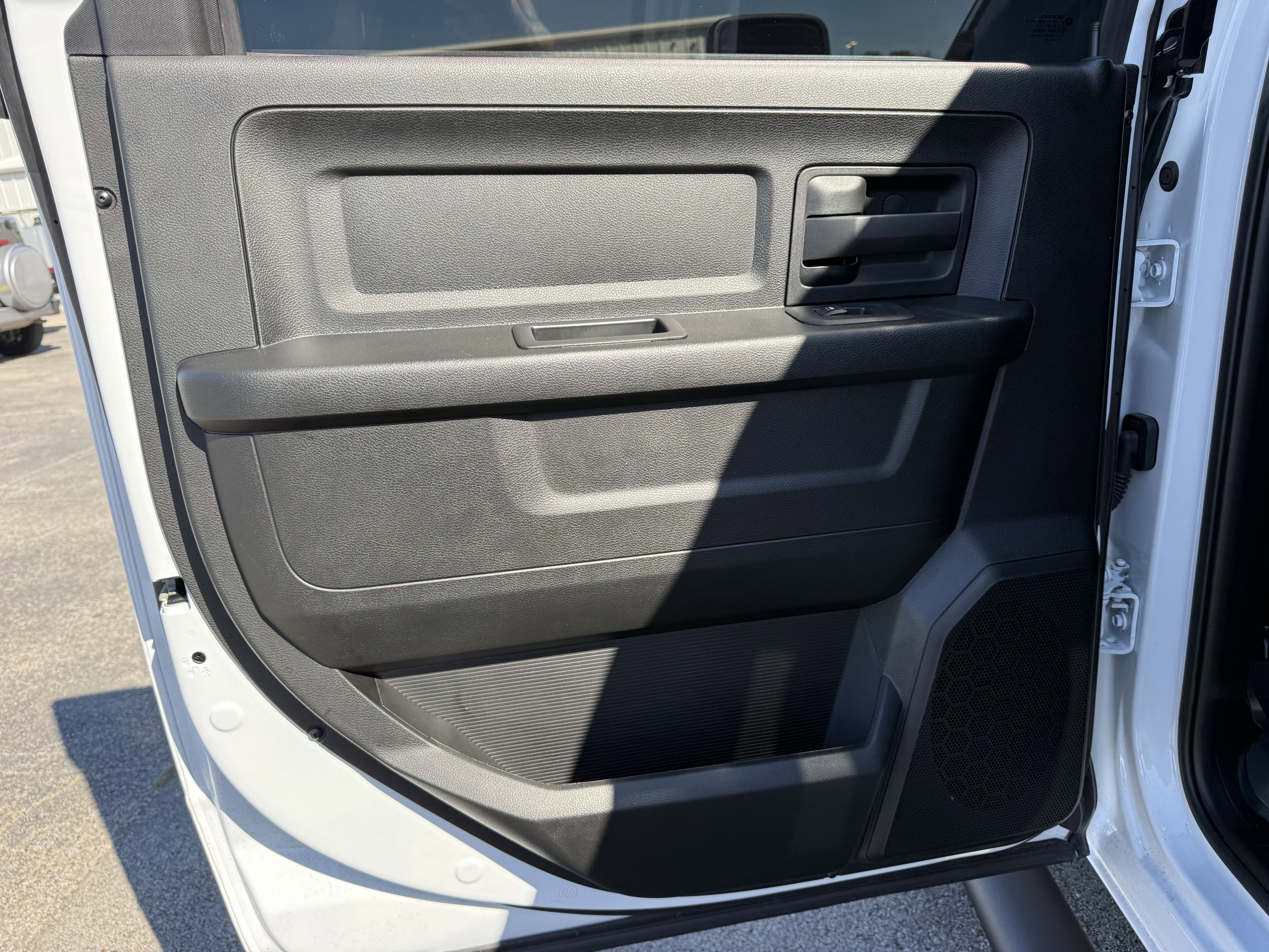 2025 RAM 2500 Tradesman Crew Cab 4x2 6'4' Box