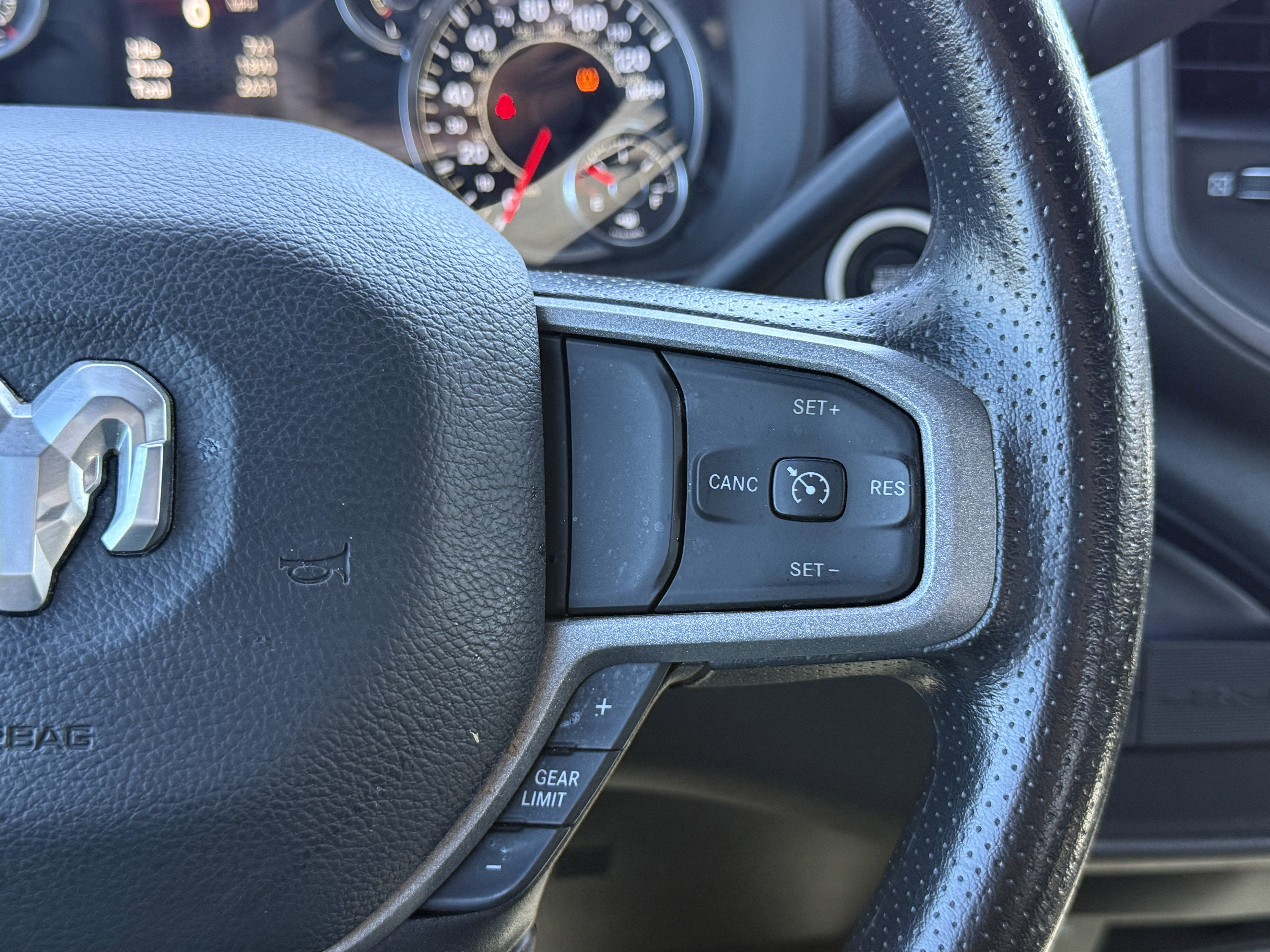 2024 RAM 2500 Tradesman Crew Cab 4x4 6'4' Box