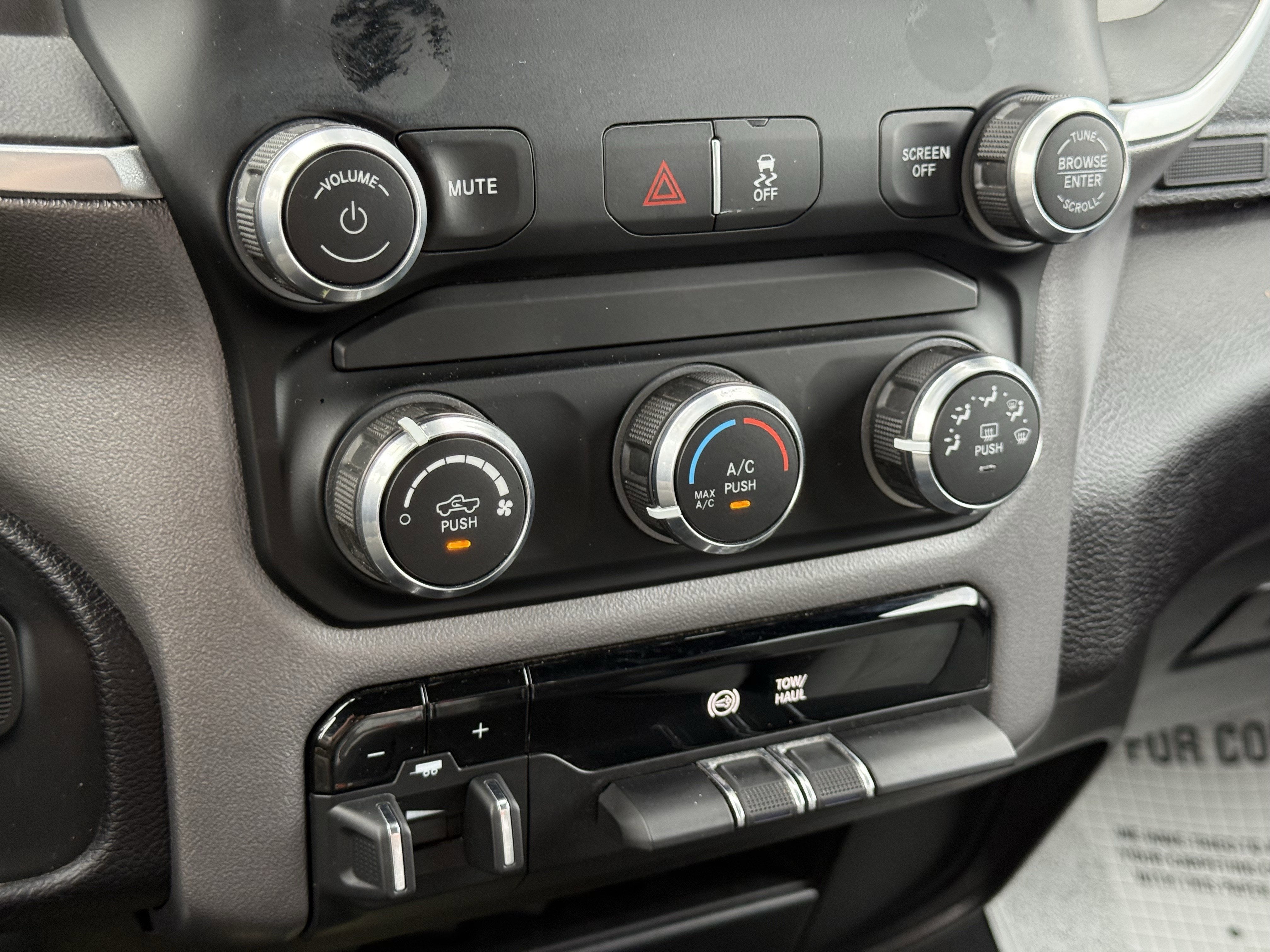 2024 RAM 2500 Big Horn Crew Cab 4x4 6'4' Box