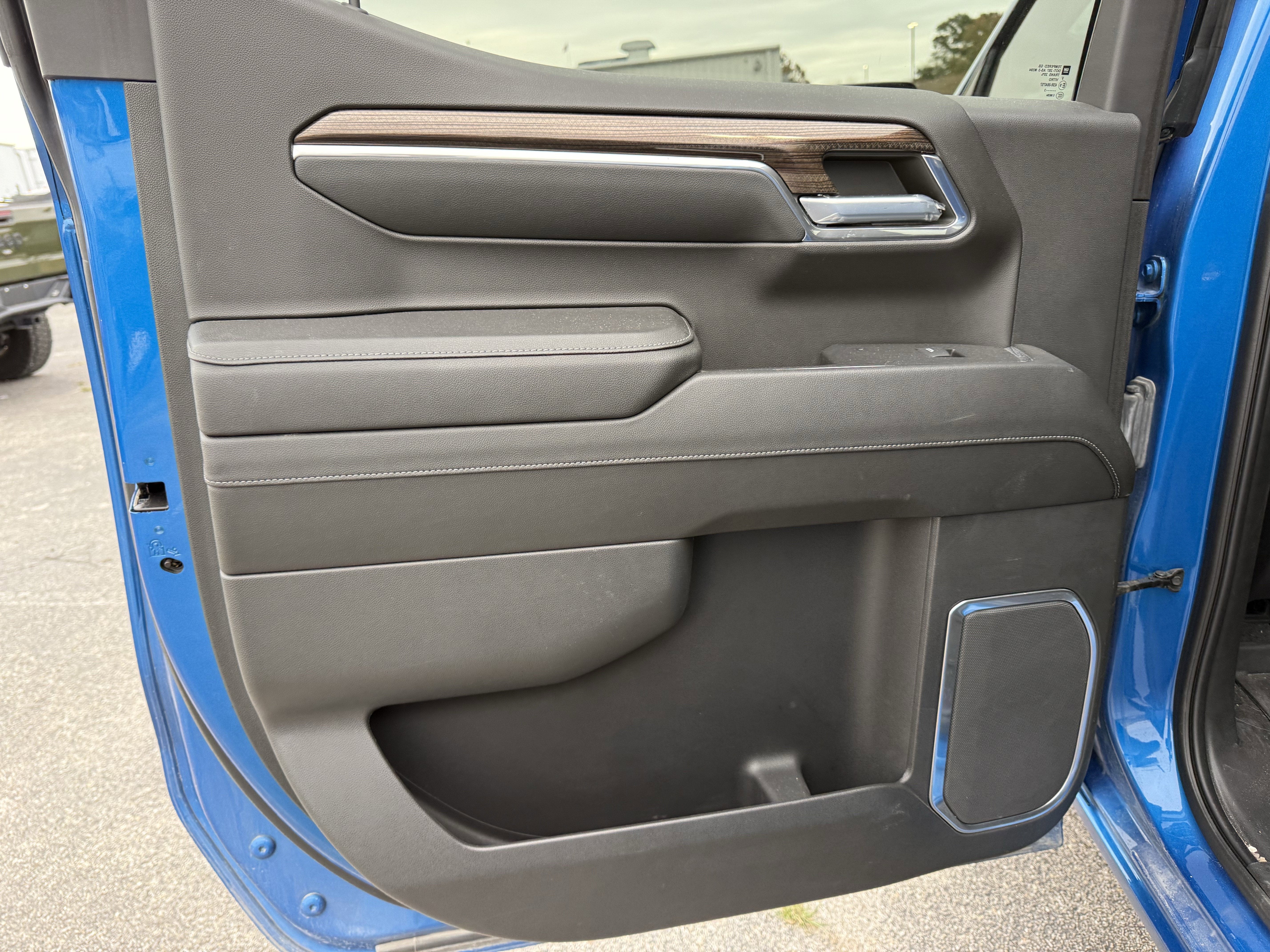 2023 Chevrolet Silverado 1500 4WD Crew Cab Standard Bed LT