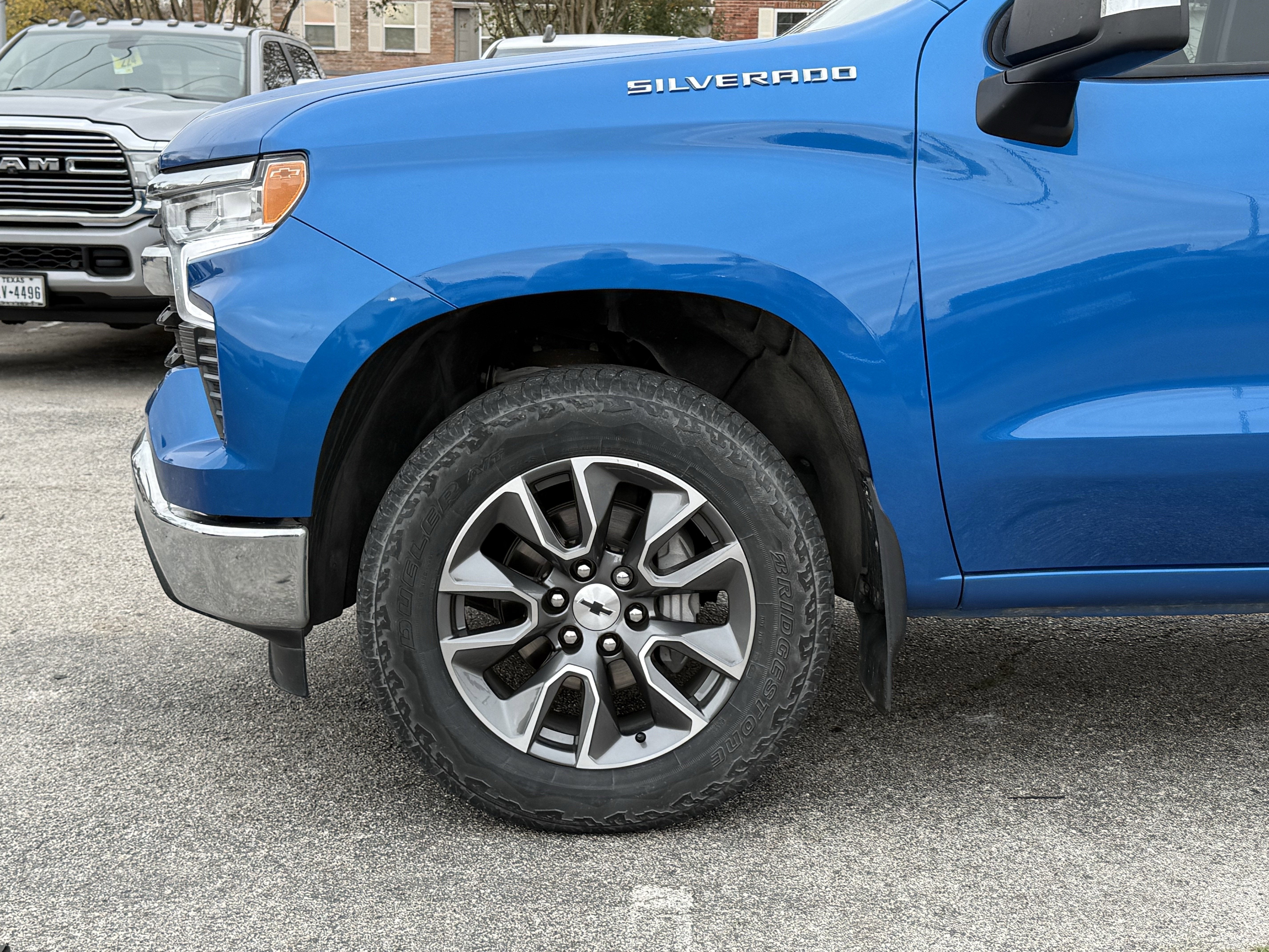 2023 Chevrolet Silverado 1500 4WD Crew Cab Standard Bed LT