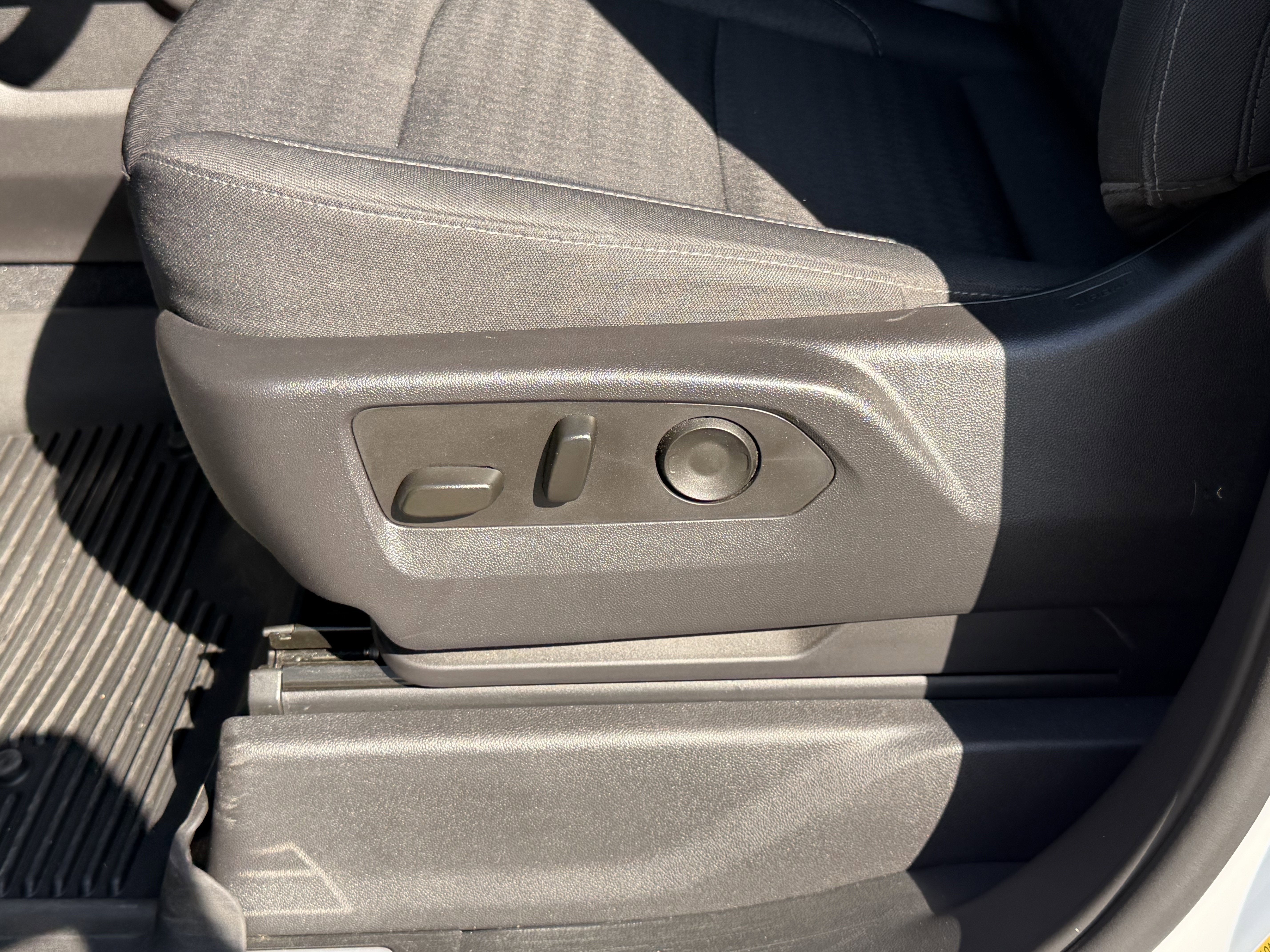 2023 Chevrolet Silverado 1500 4WD Crew Cab Standard Bed LT Trail Boss