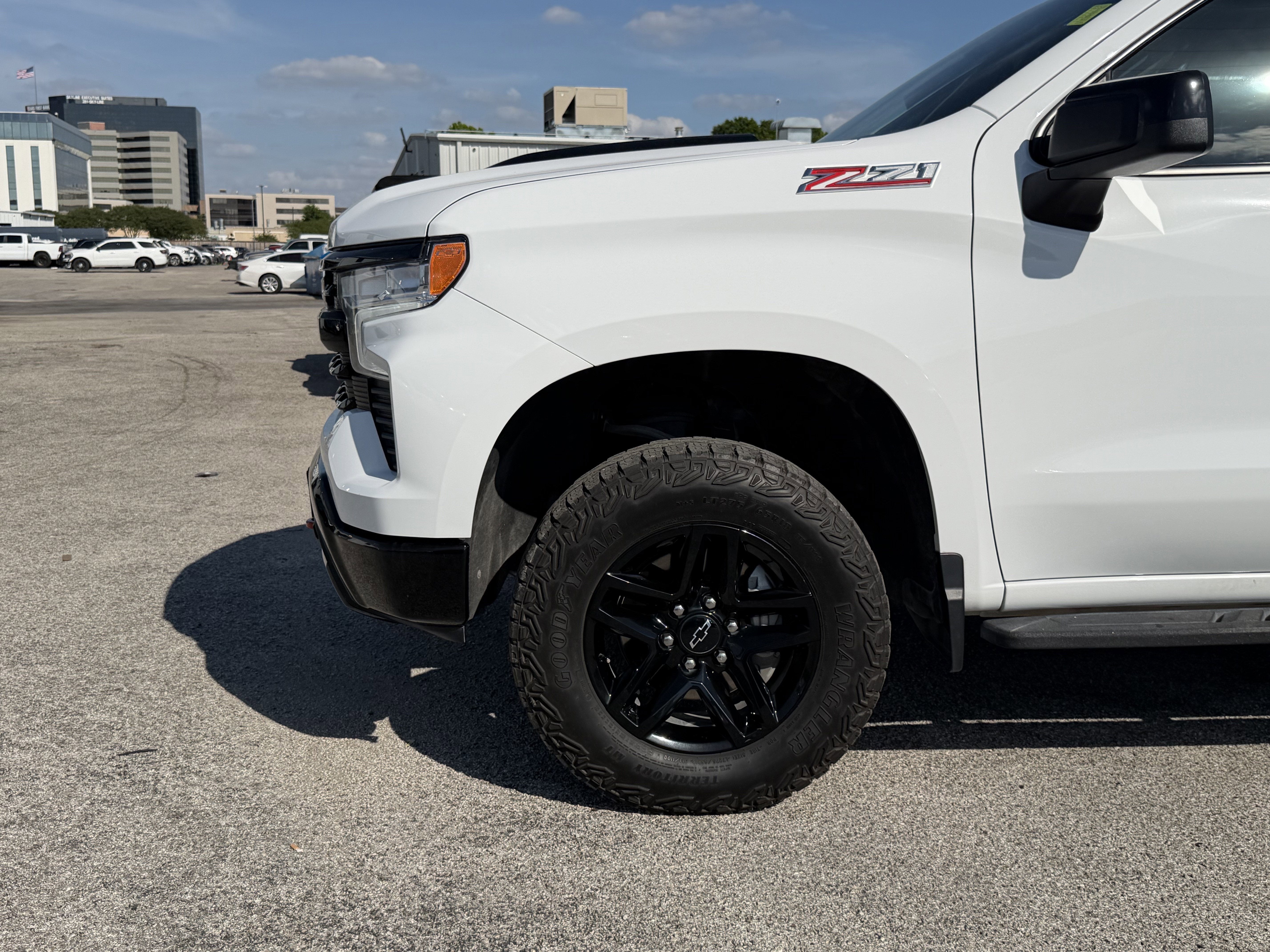 2023 Chevrolet Silverado 1500 4WD Crew Cab Standard Bed LT Trail Boss