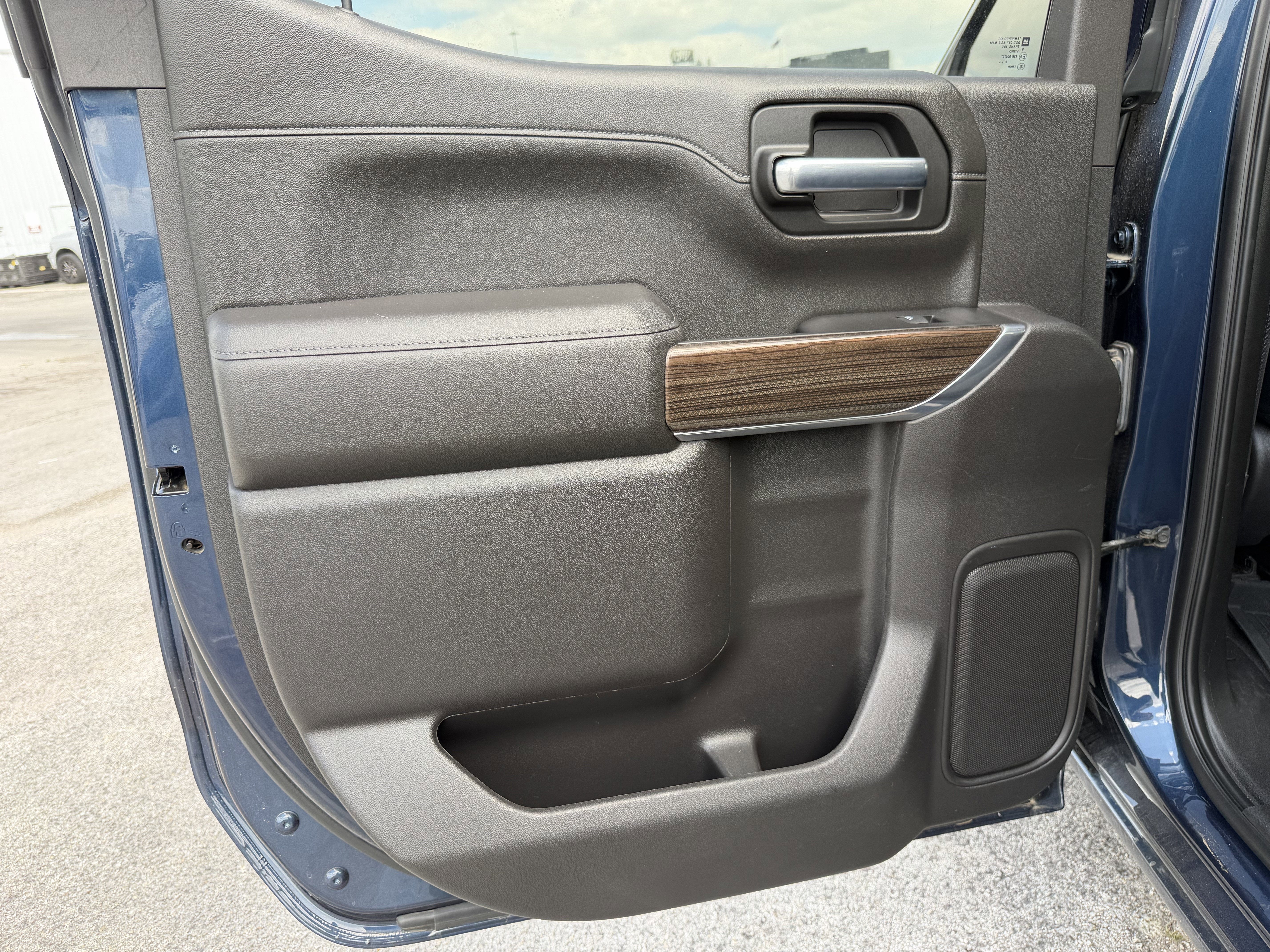 2021 Chevrolet Silverado 1500 4WD Crew Cab Short Bed RST