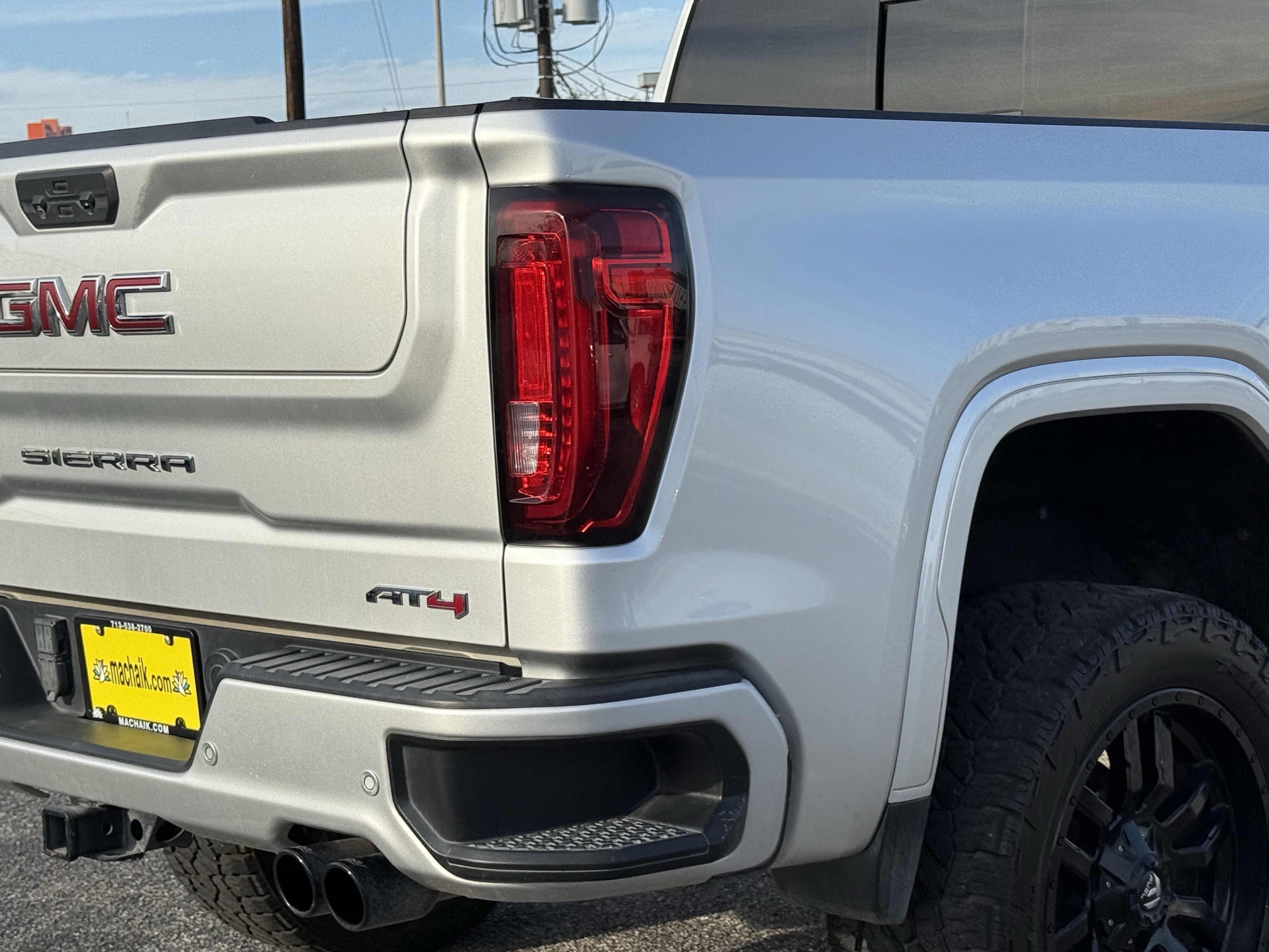 2022 GMC Sierra 1500 4WD Crew Cab Short Box AT4