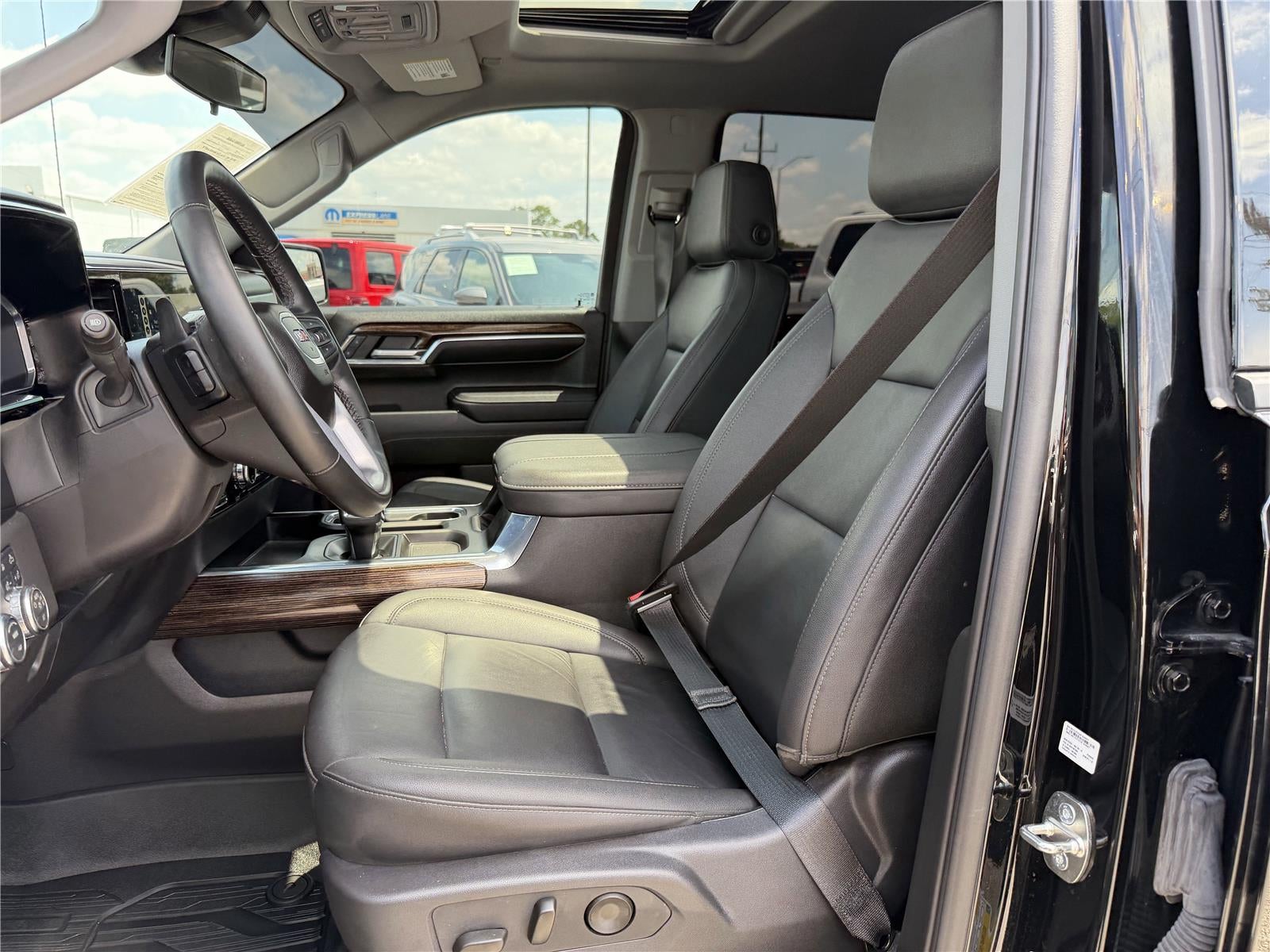 2024 GMC Sierra 1500 4WD Crew Cab Short Box Elevation with 3SB