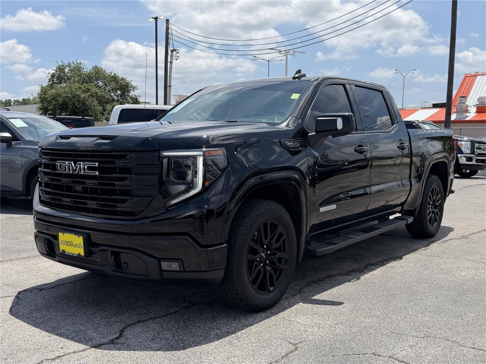 2024 GMC Sierra 1500 4WD Crew Cab Short Box Elevation with 3SB
