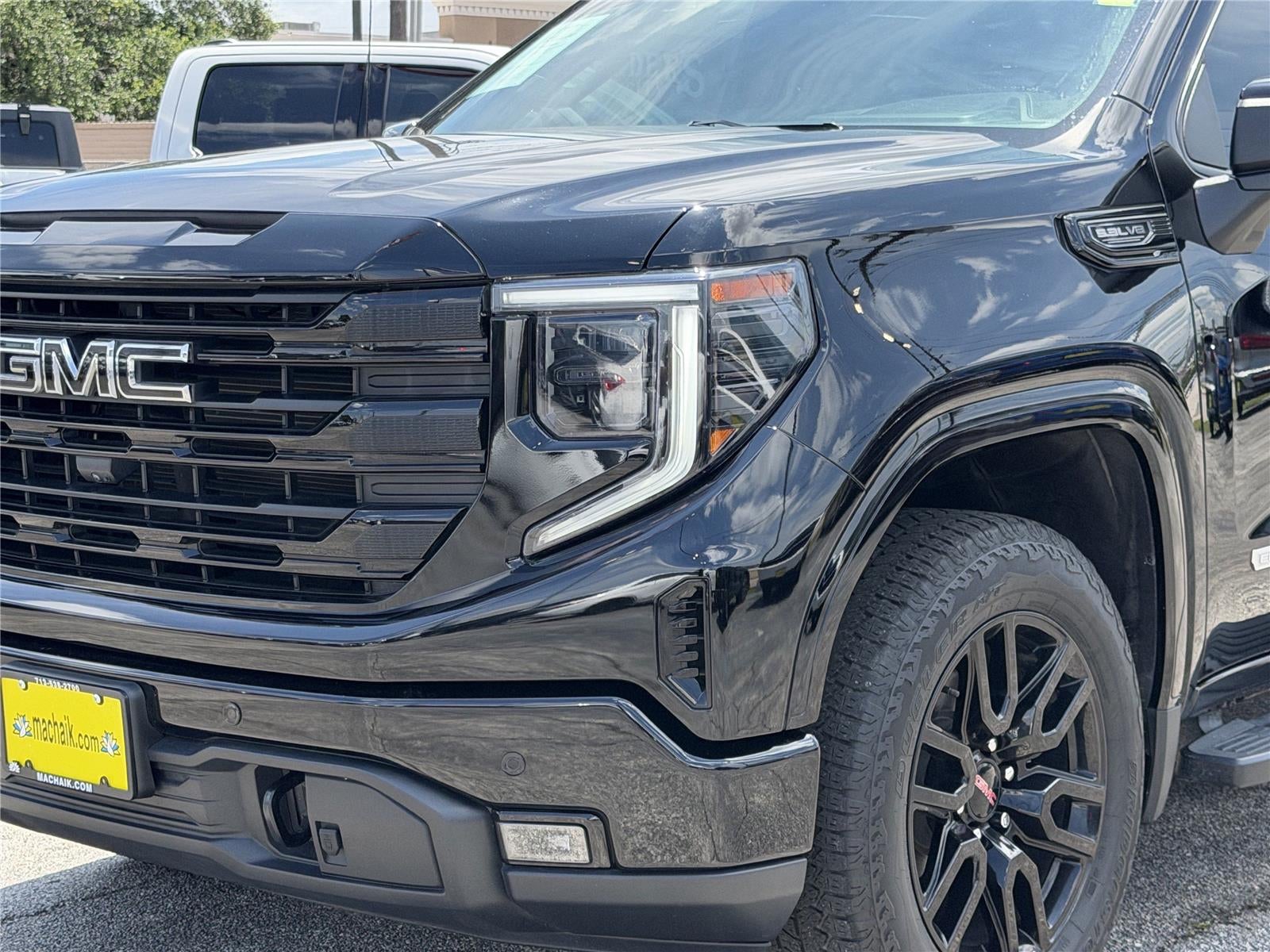 2024 GMC Sierra 1500 4WD Crew Cab Short Box Elevation with 3SB