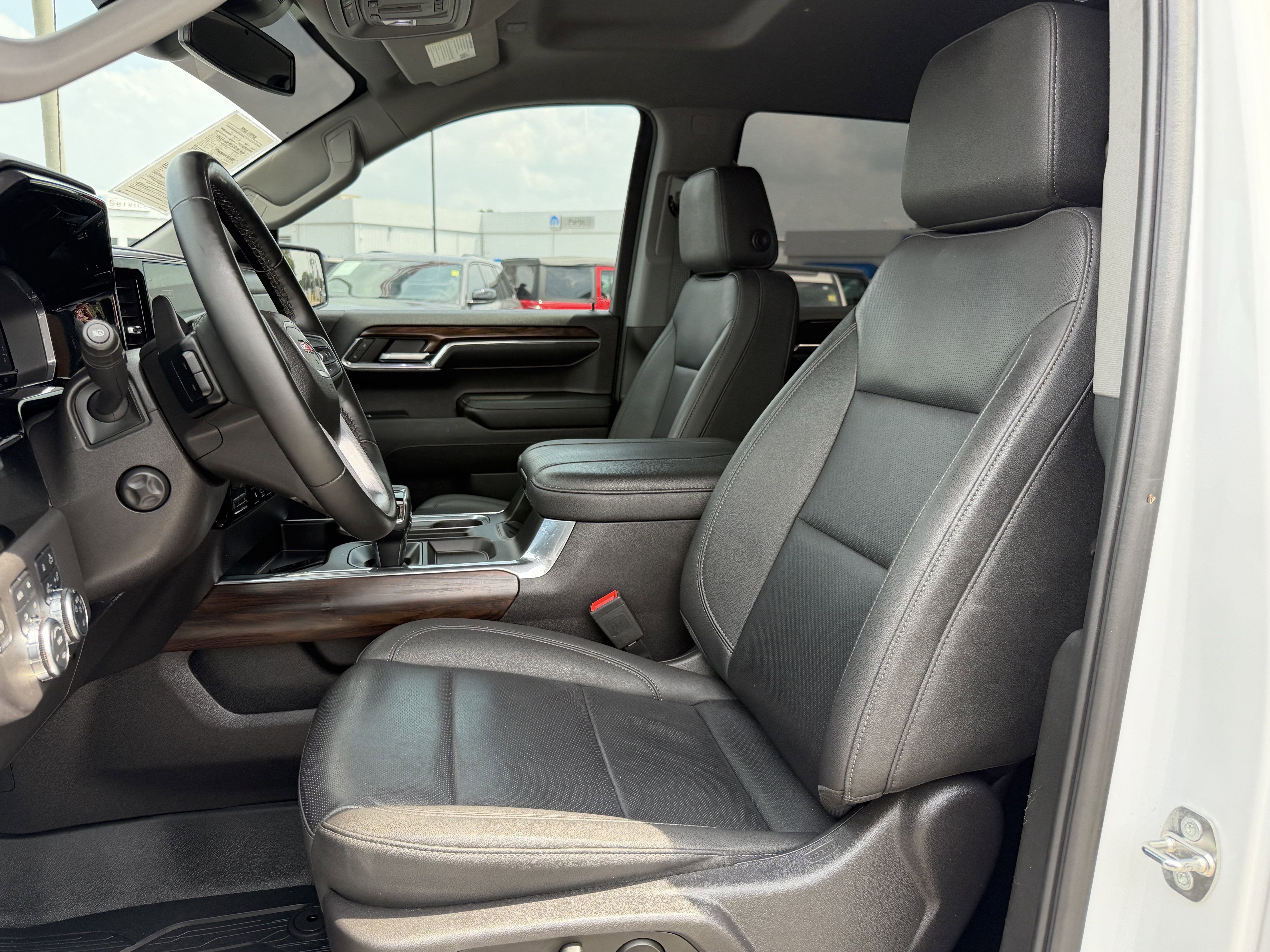 2024 GMC Sierra 1500 4WD Crew Cab Short Box SLT