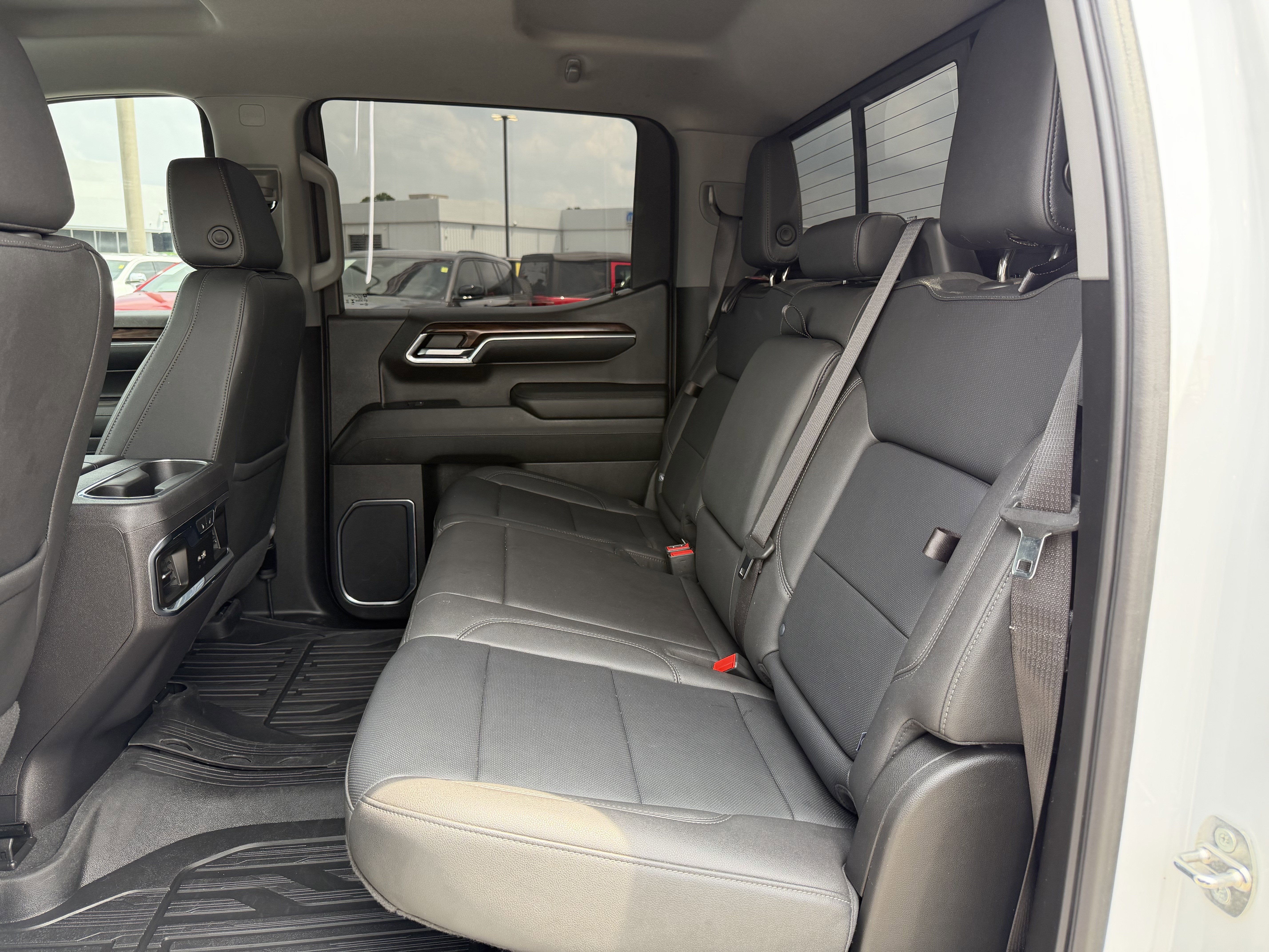 2024 GMC Sierra 1500 4WD Crew Cab Short Box SLT
