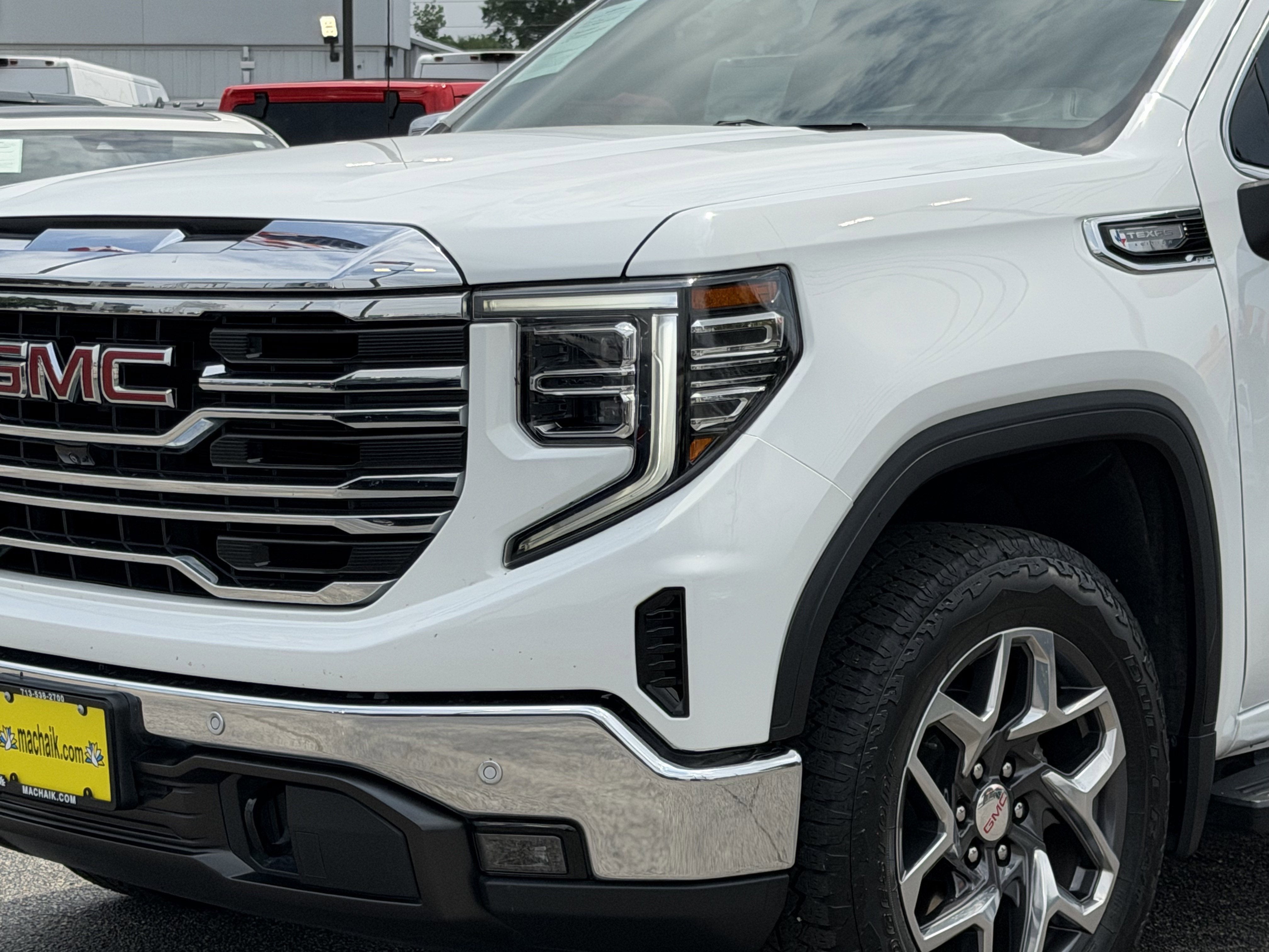 2024 GMC Sierra 1500 4WD Crew Cab Short Box SLT