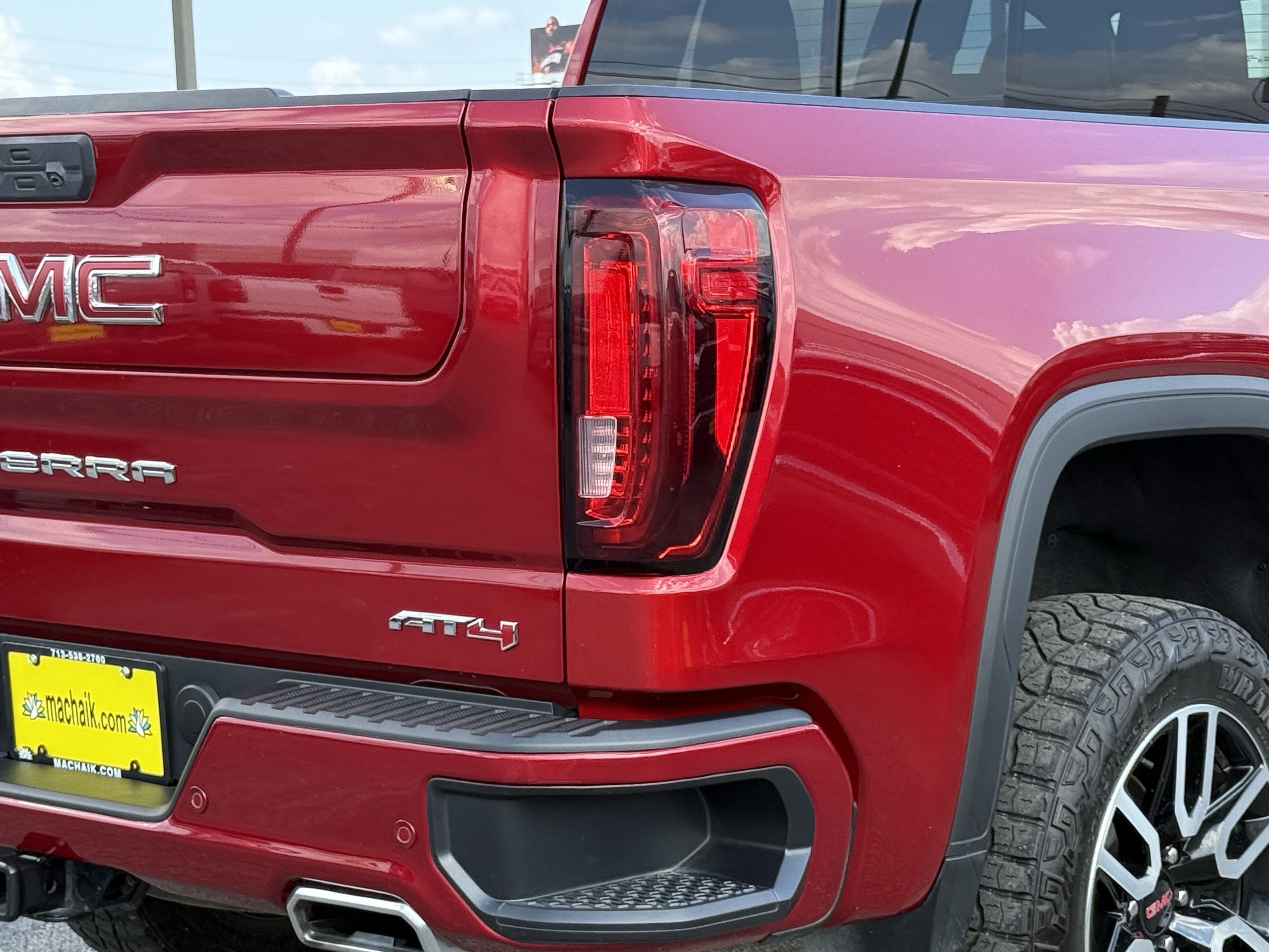 2024 GMC Sierra 1500 4WD Crew Cab Short Box AT4