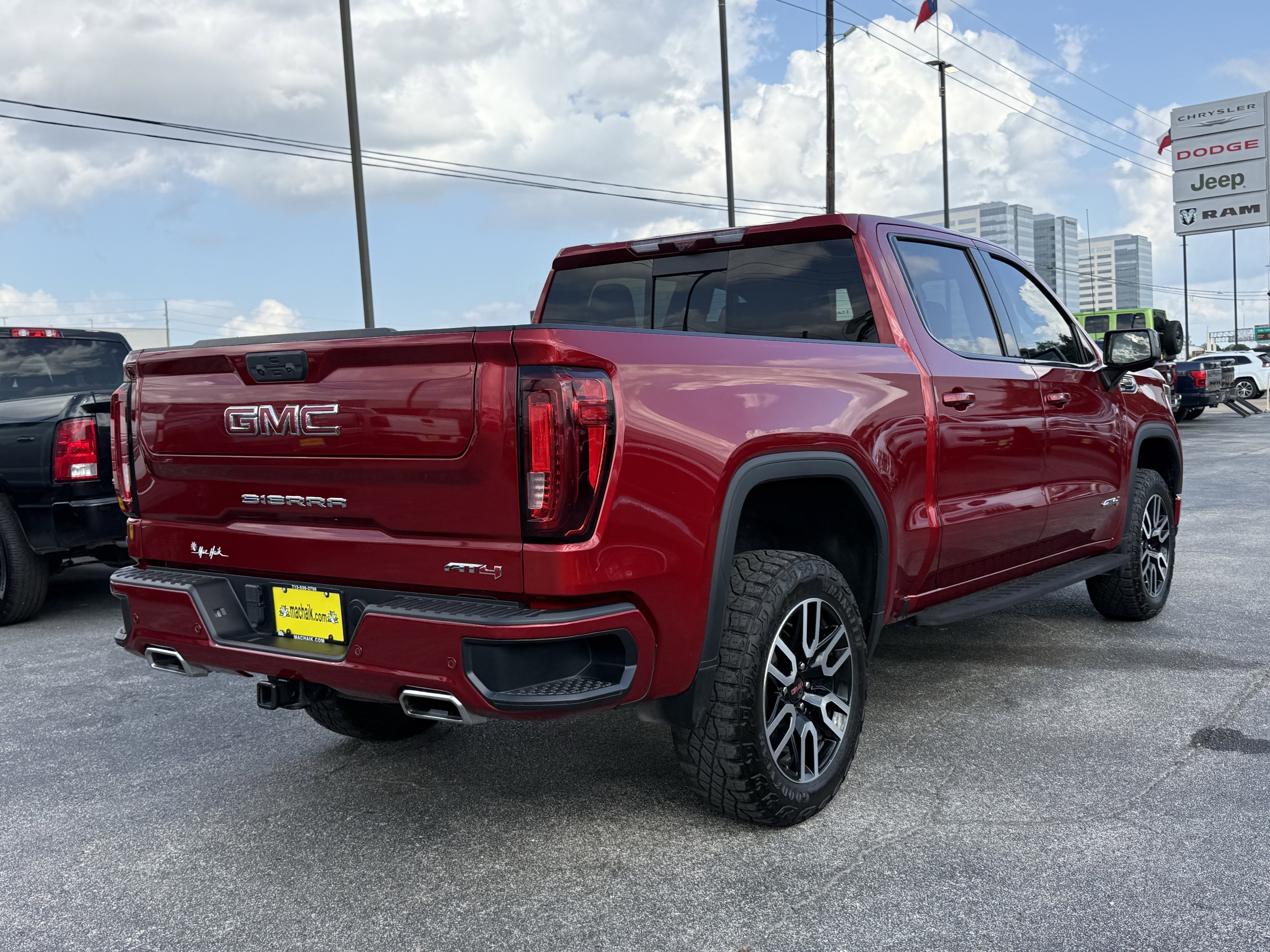 2024 GMC Sierra 1500 4WD Crew Cab Short Box AT4