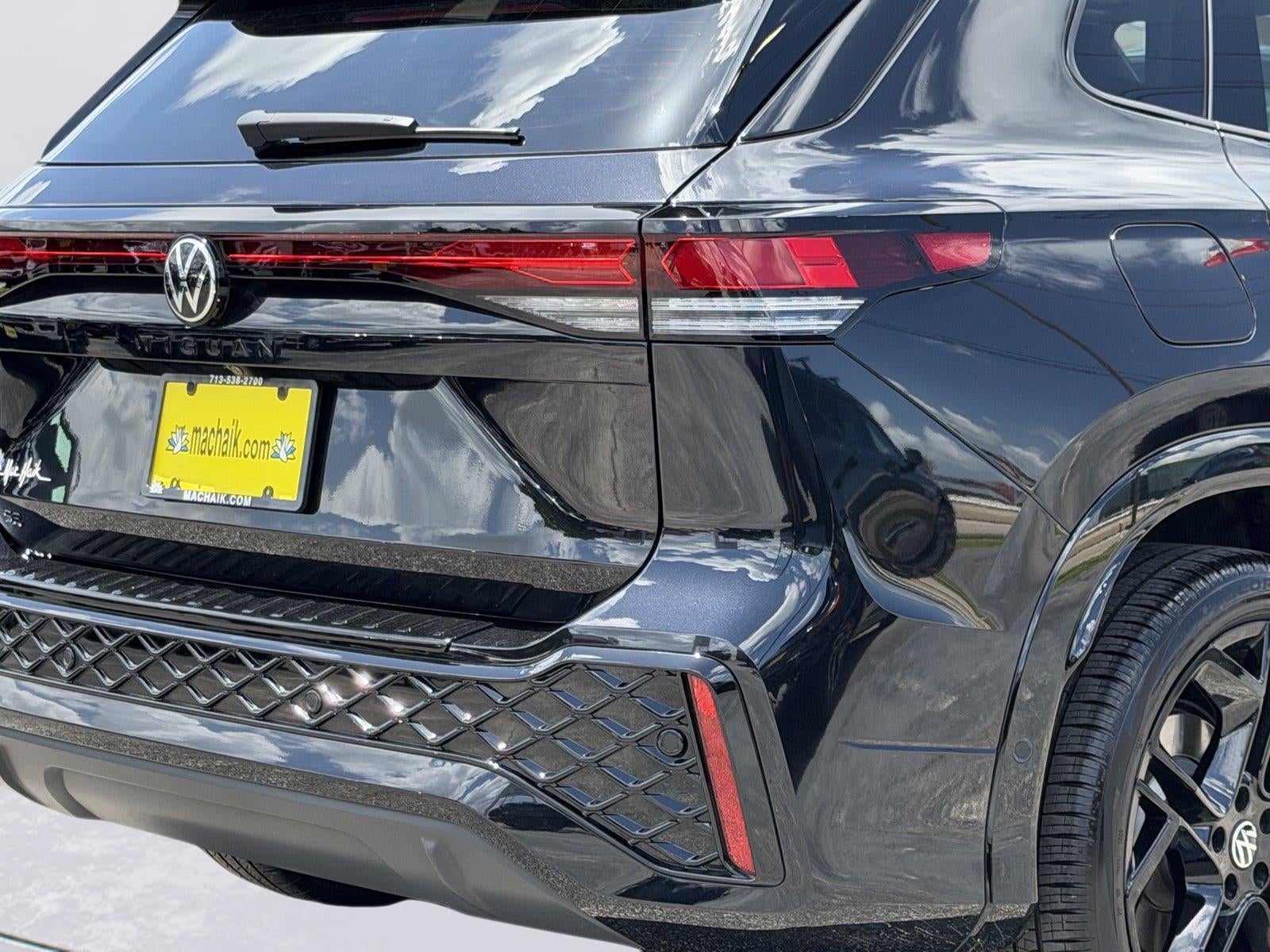 2026 Volkswagen Tiguan SE R-Line Black