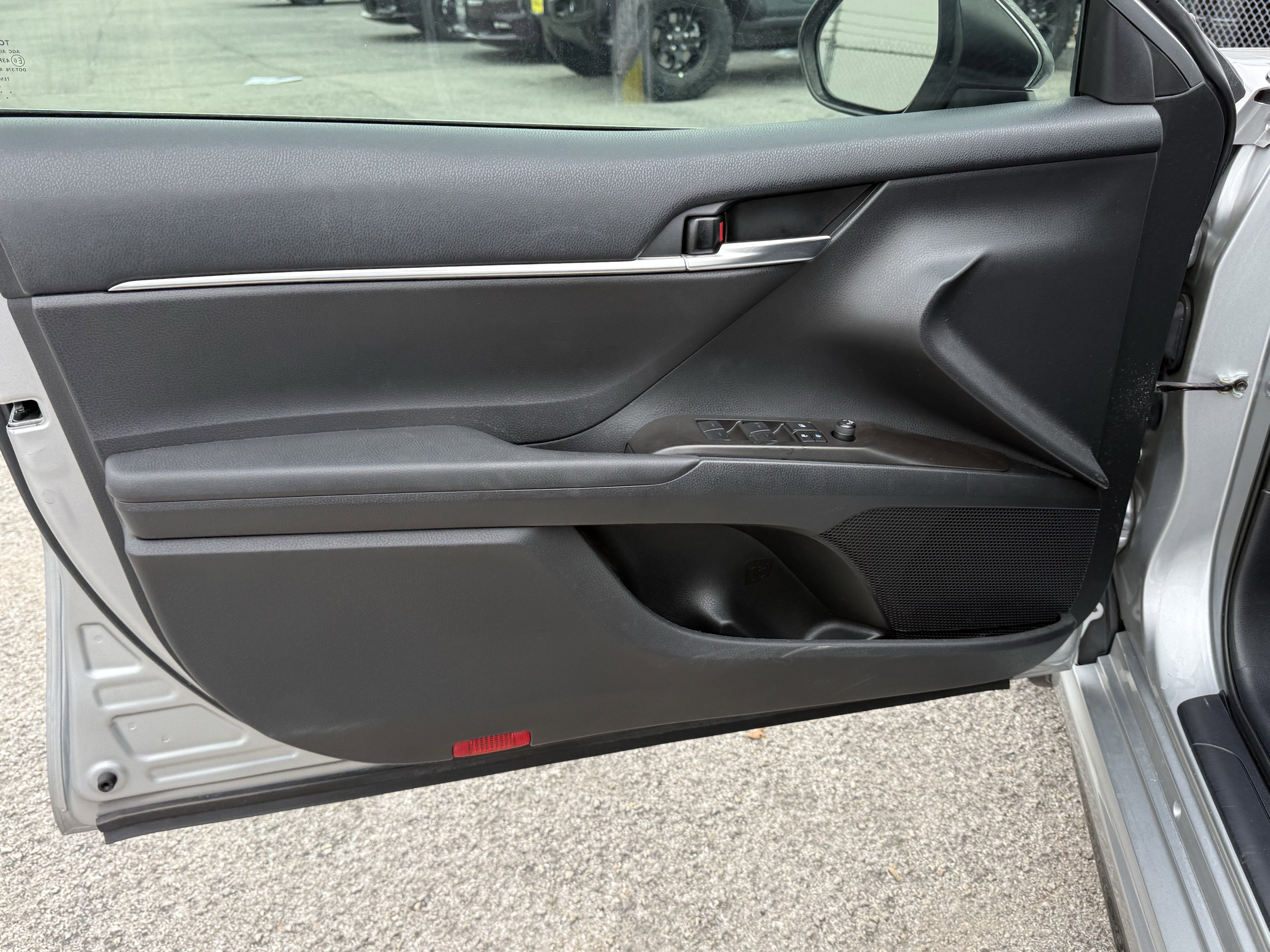 2022 Toyota Camry SE 2.5L FWD PREMIUM SEDAN