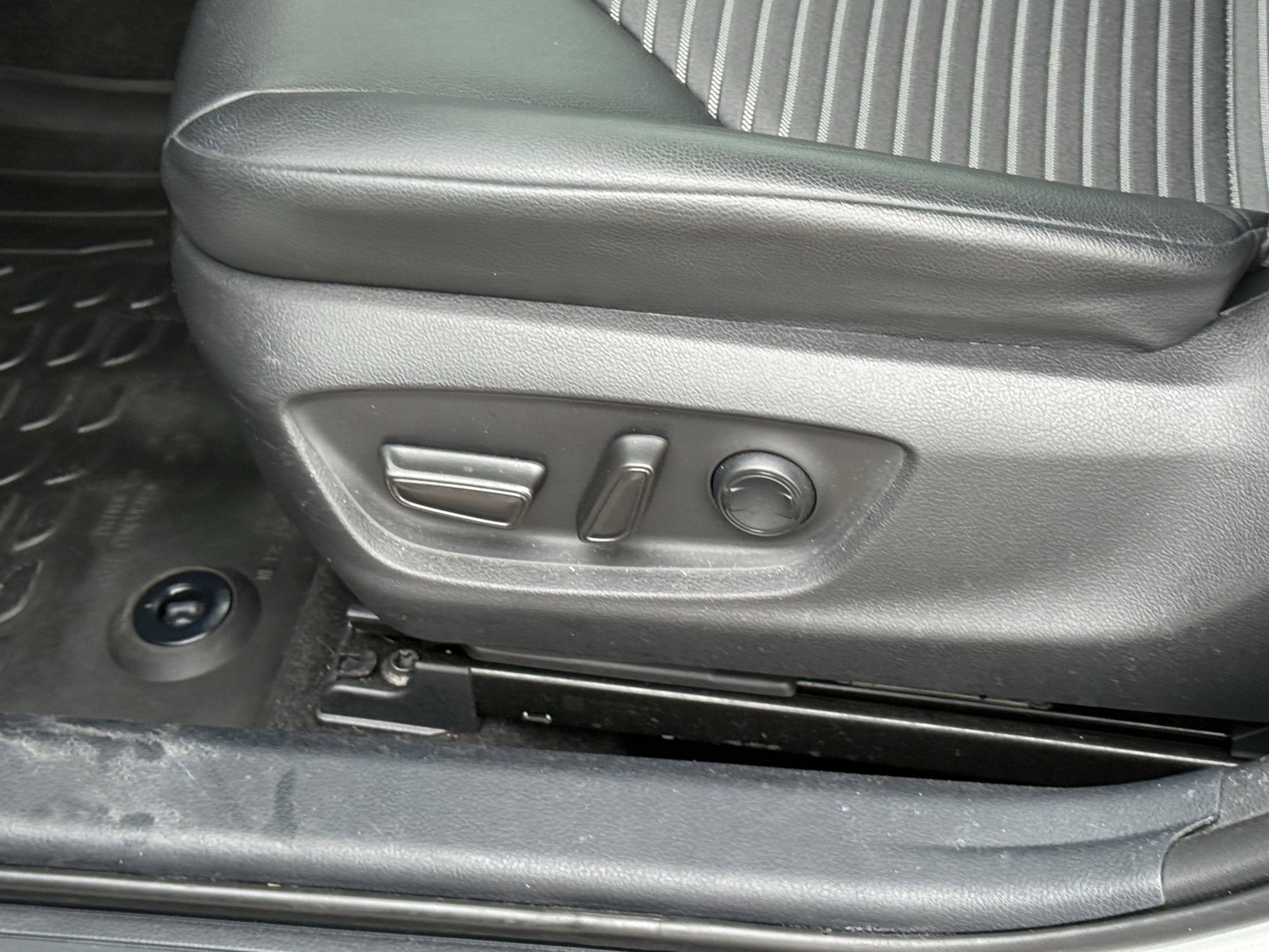 2022 Toyota Camry SE 2.5L FWD PREMIUM SEDAN