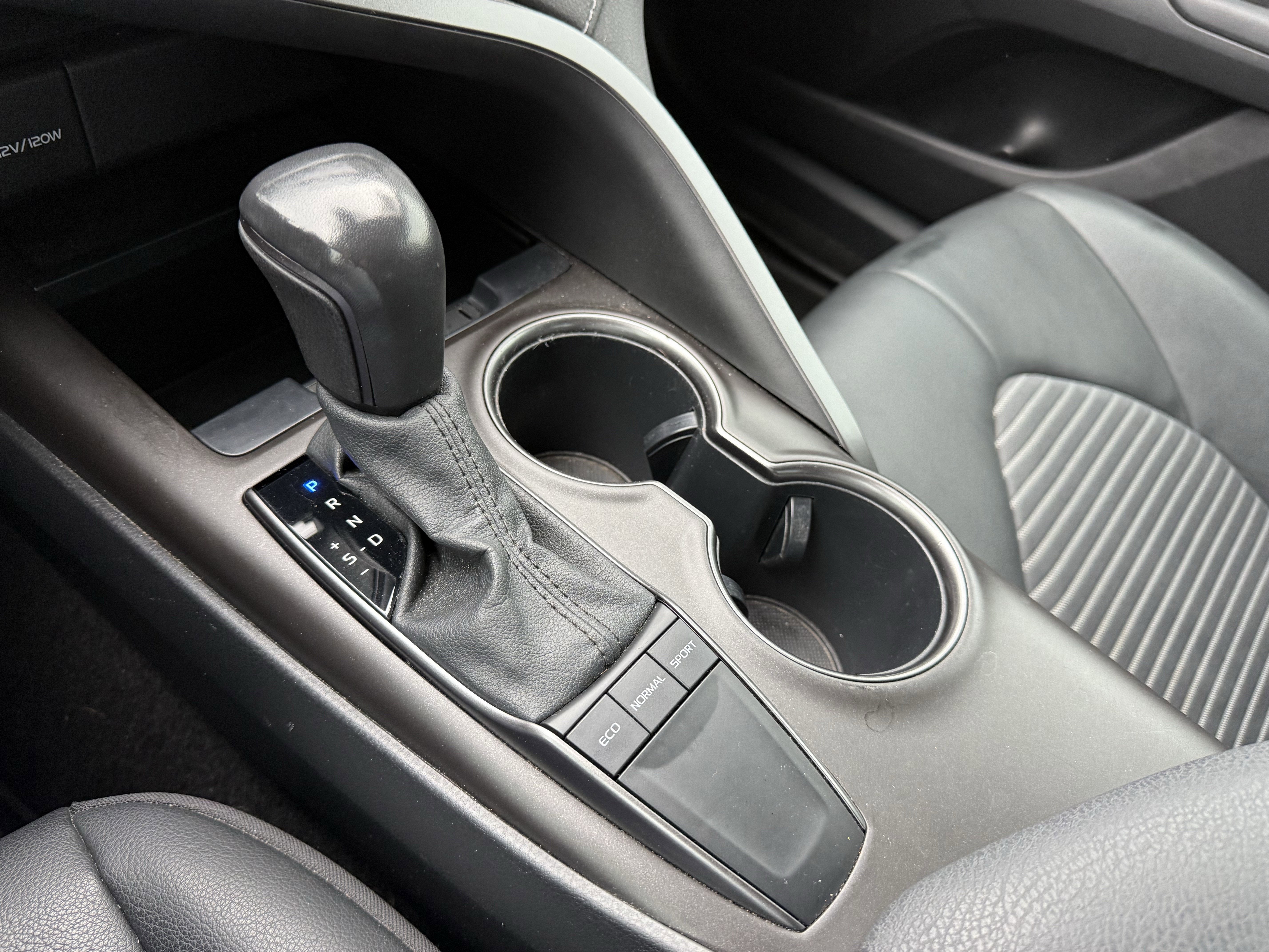 2022 Toyota Camry SE 2.5L FWD PREMIUM SEDAN