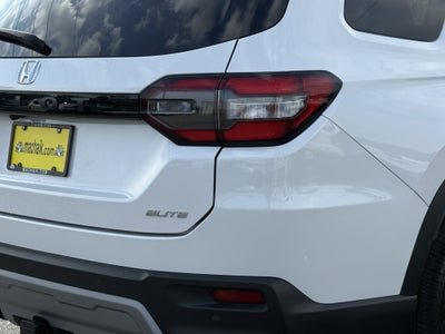 2023 Honda Pilot AWD Elite