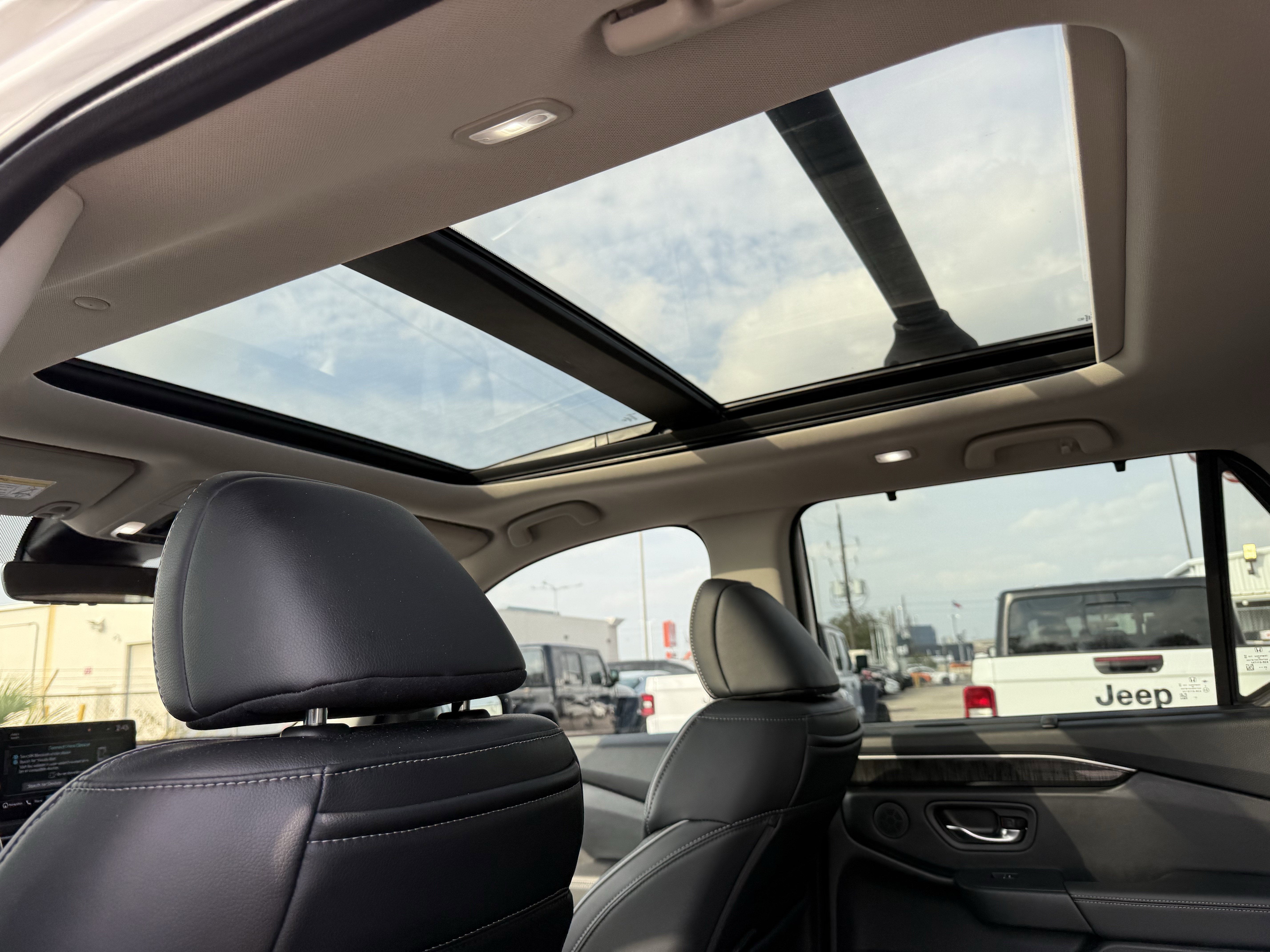 2023 Honda Pilot AWD Elite