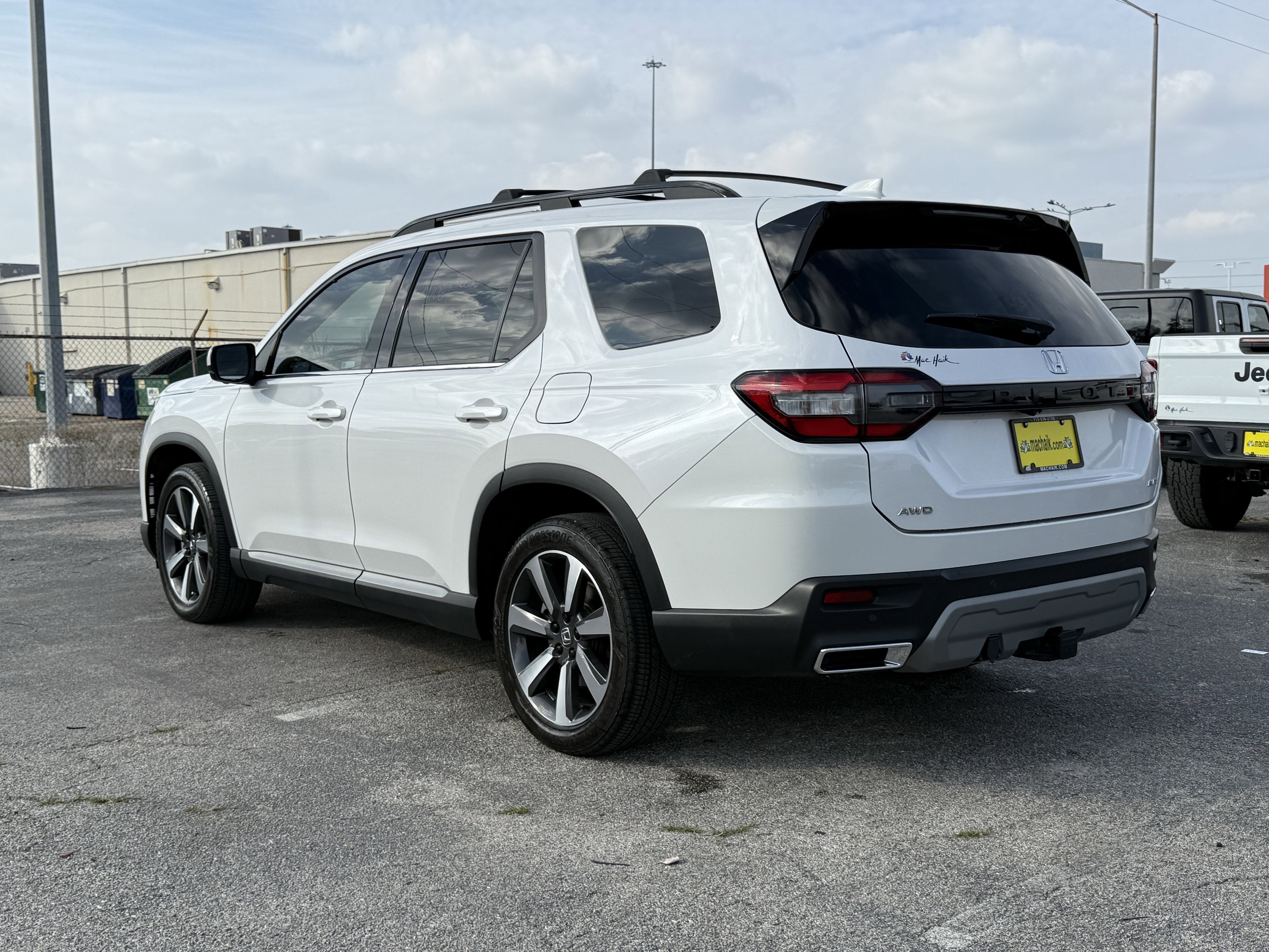 2023 Honda Pilot AWD Elite