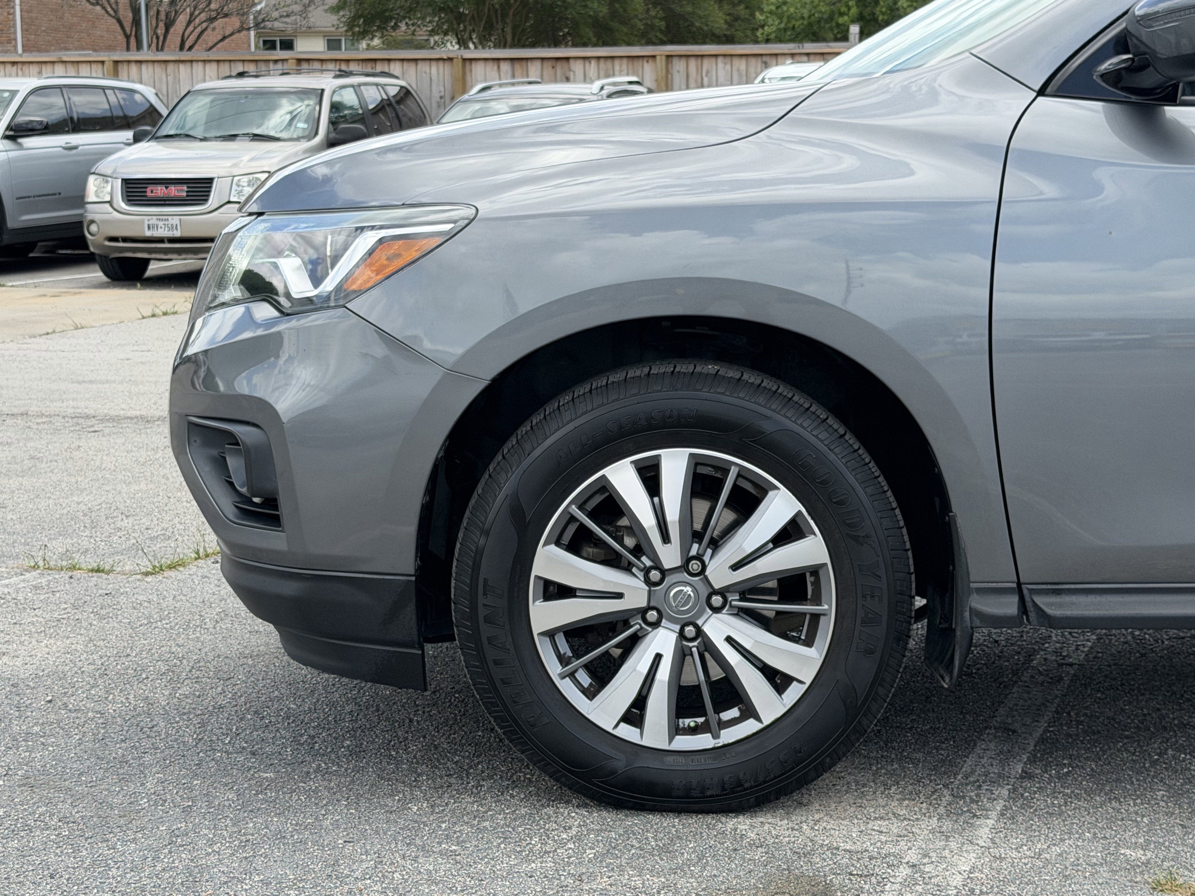 2020 Nissan Pathfinder S 2WD