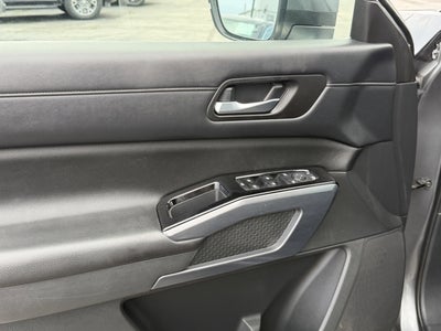 2023 Nissan Pathfinder SL FWD
