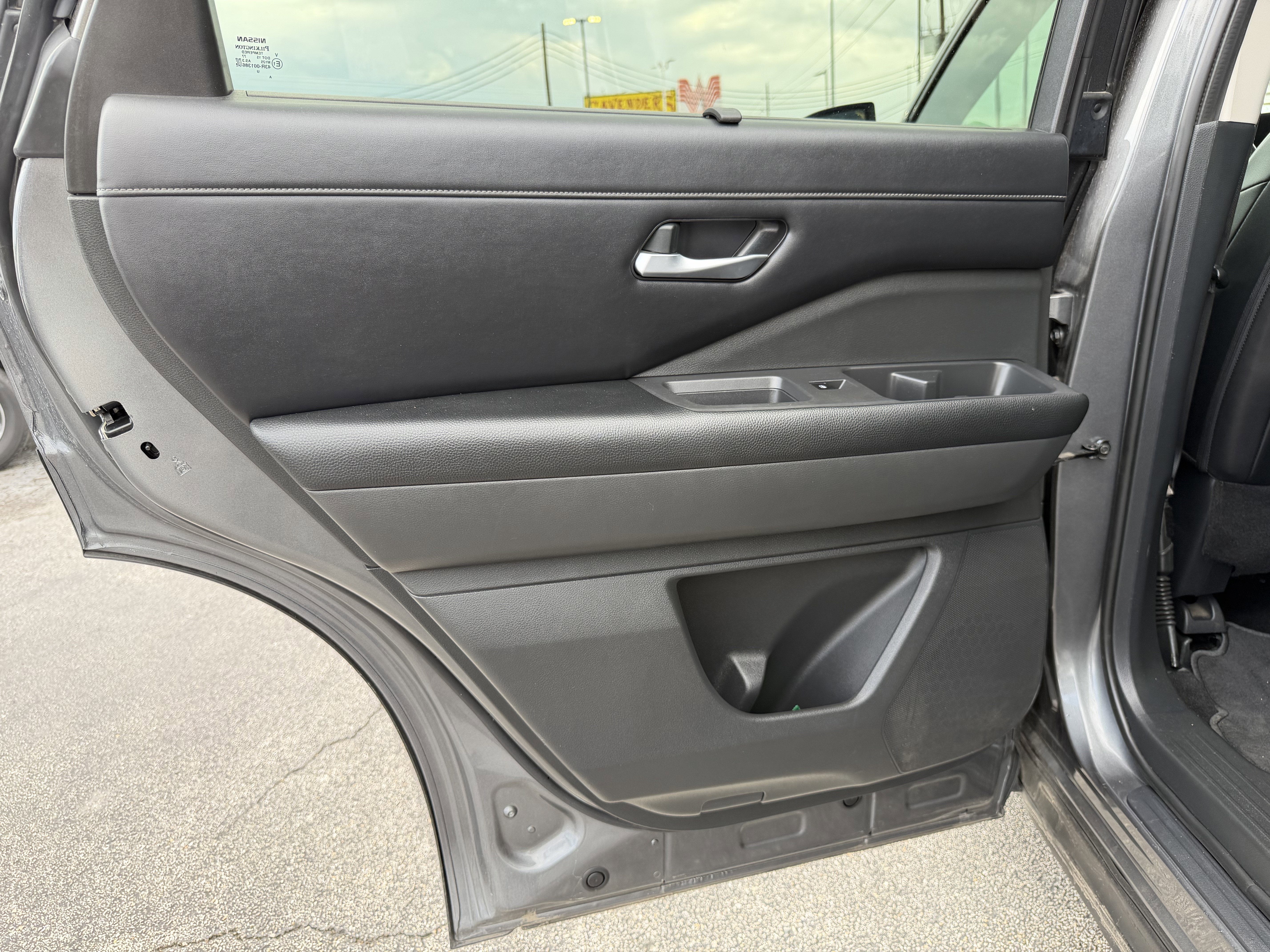 2023 Nissan Pathfinder SL FWD