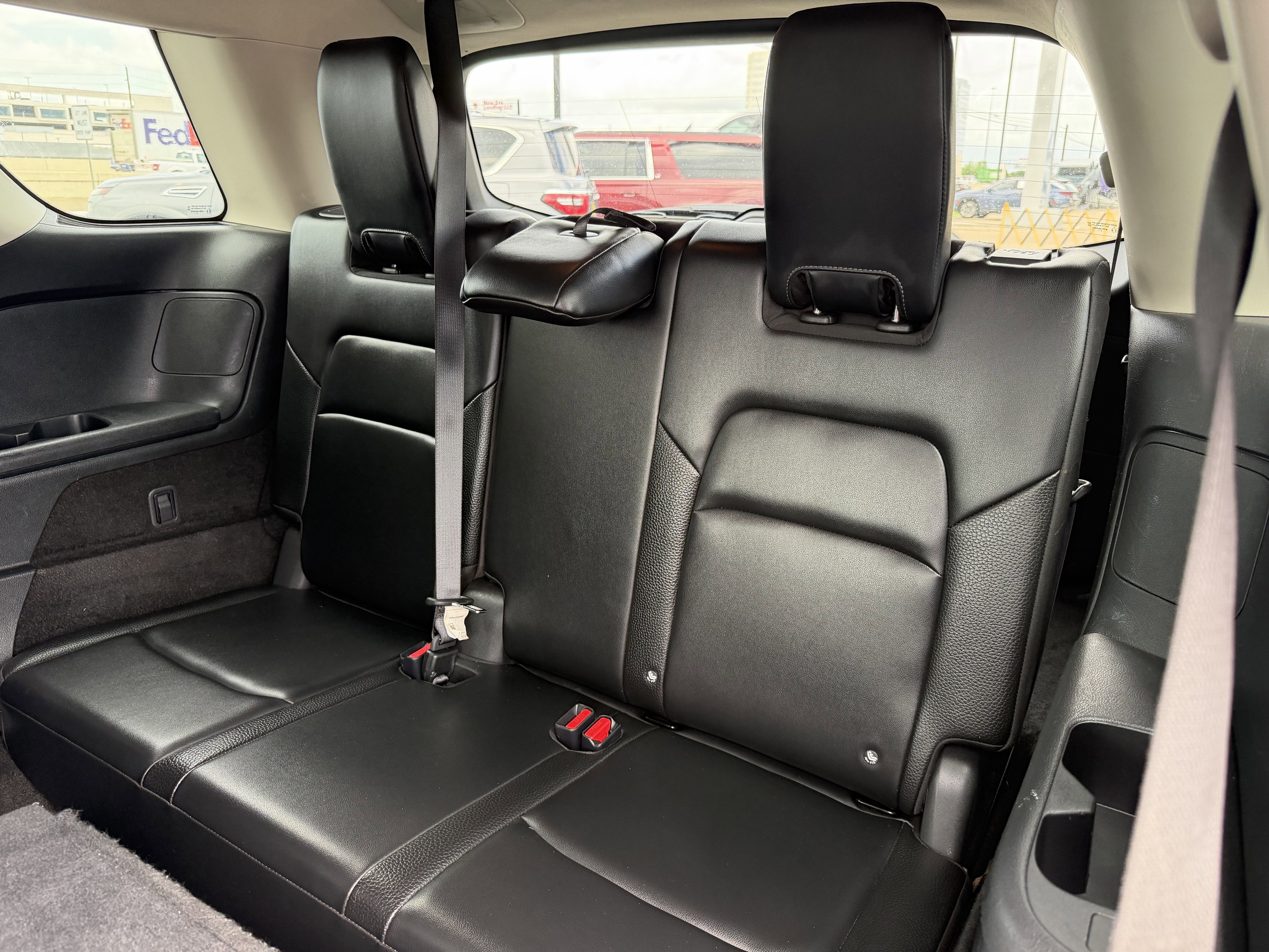 2023 Nissan Pathfinder SL FWD