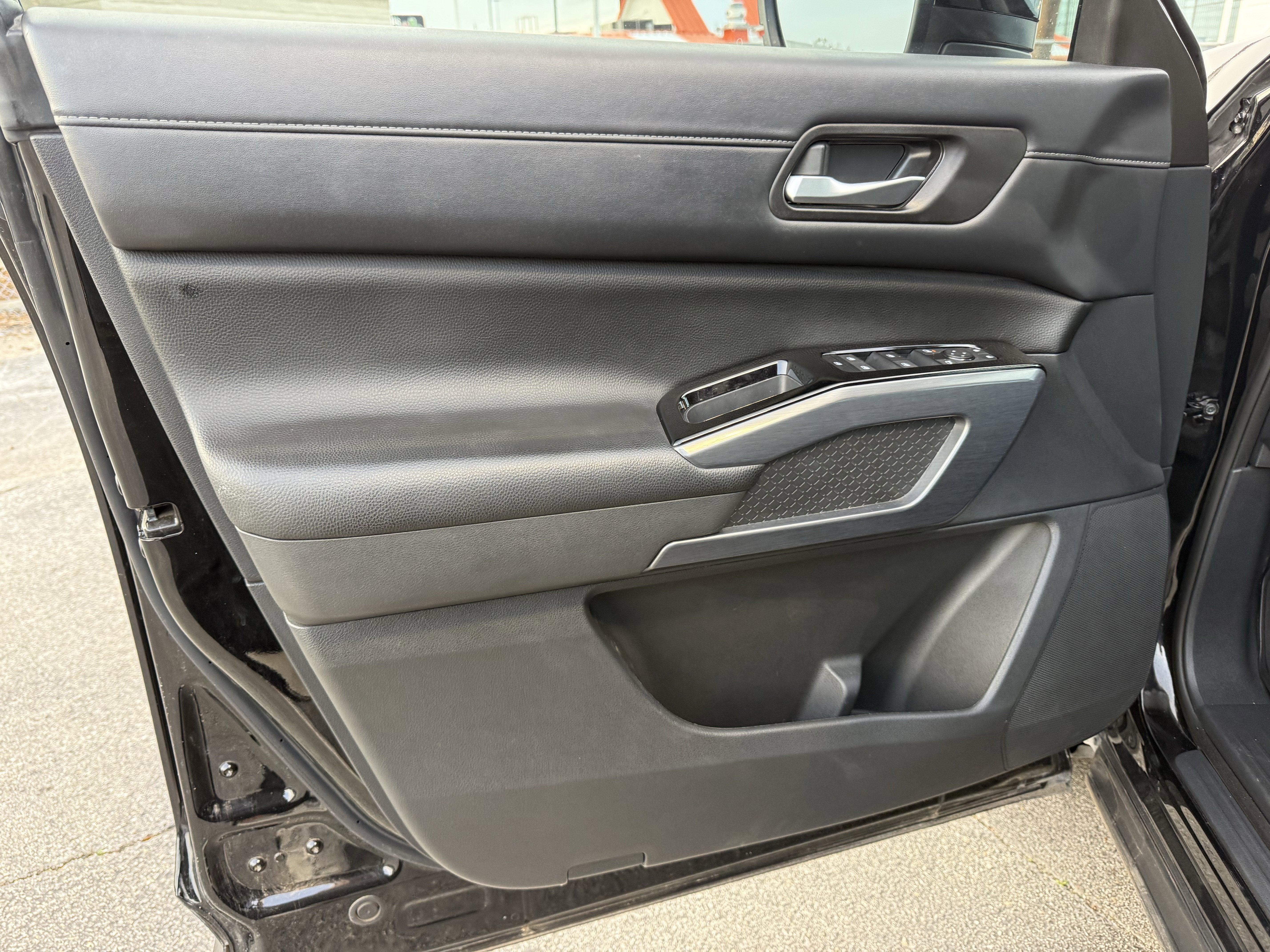 2024 Nissan Pathfinder SL FWD