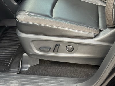 2024 Nissan Pathfinder SL FWD