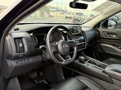 2024 Nissan Pathfinder SL FWD