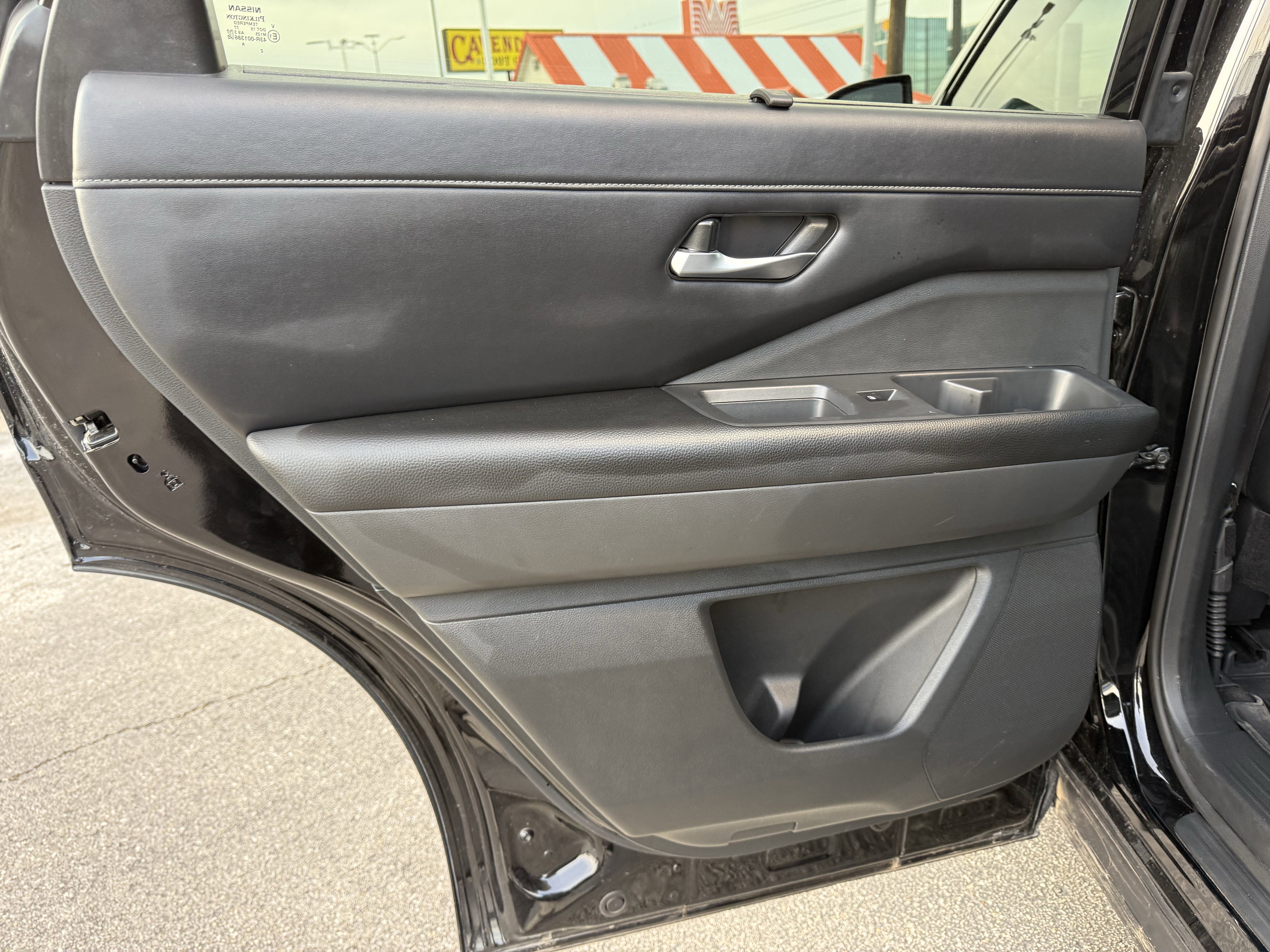 2024 Nissan Pathfinder SL FWD