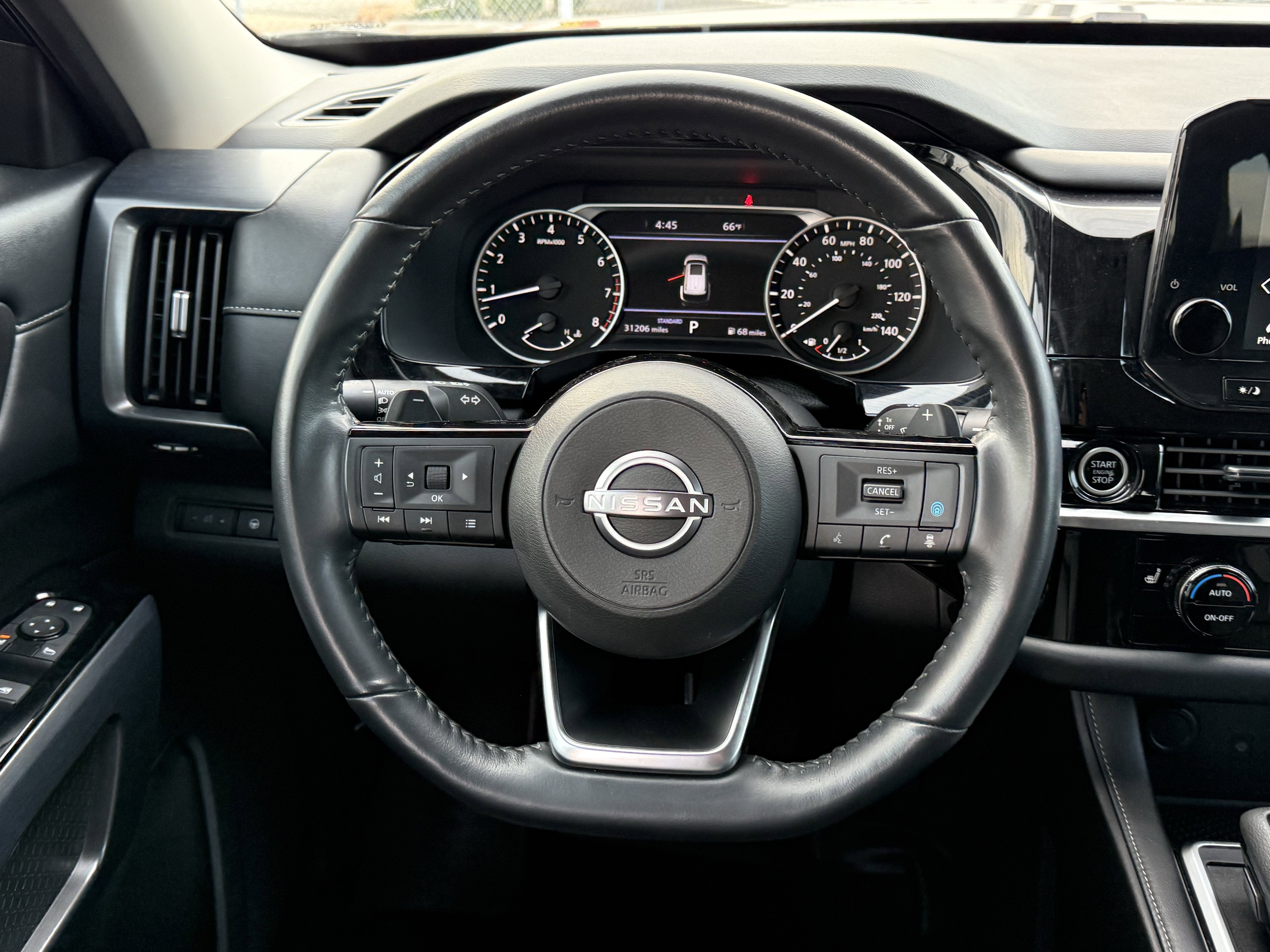 2024 Nissan Pathfinder SL FWD