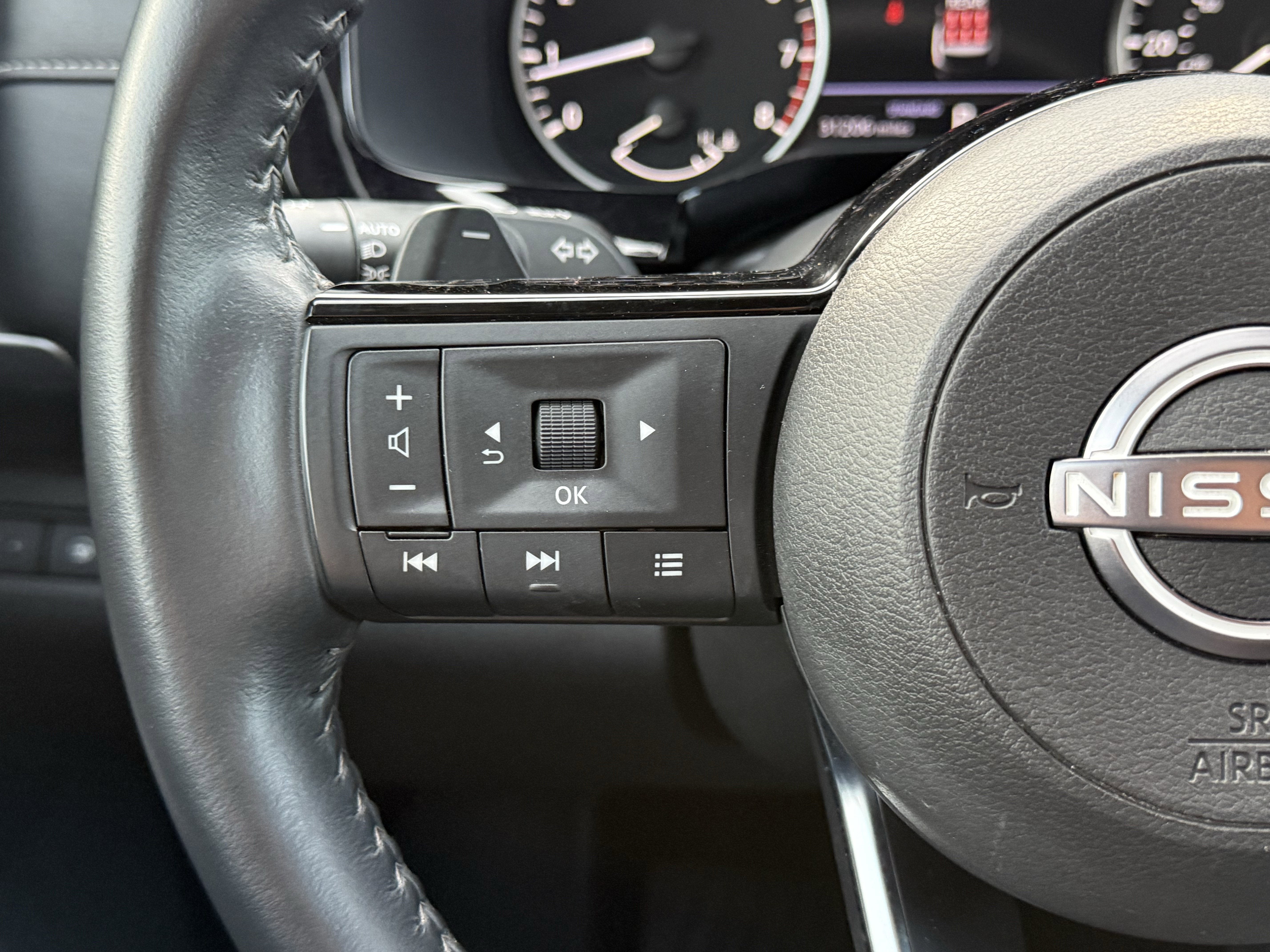 2024 Nissan Pathfinder SL FWD