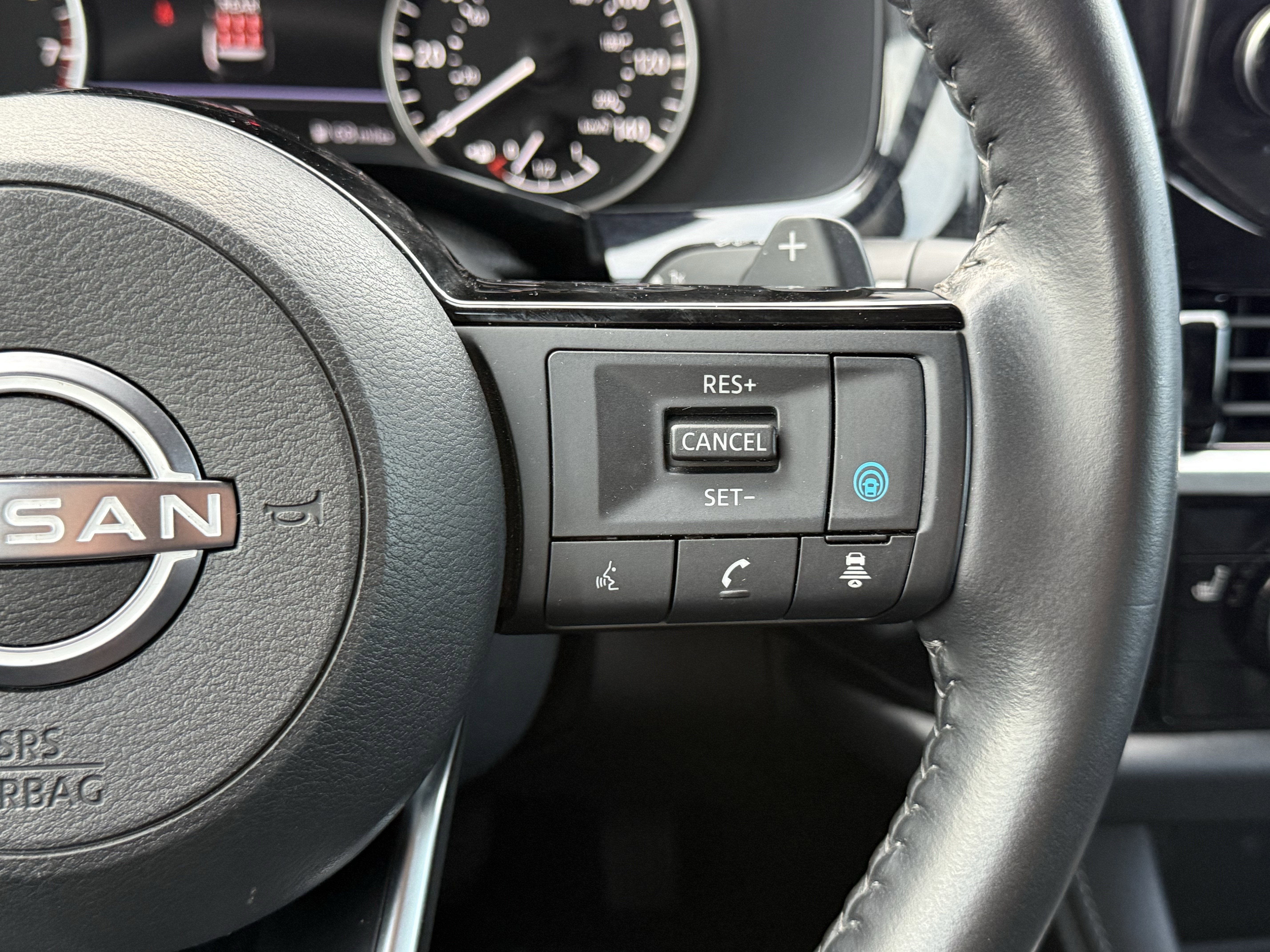 2024 Nissan Pathfinder SL FWD