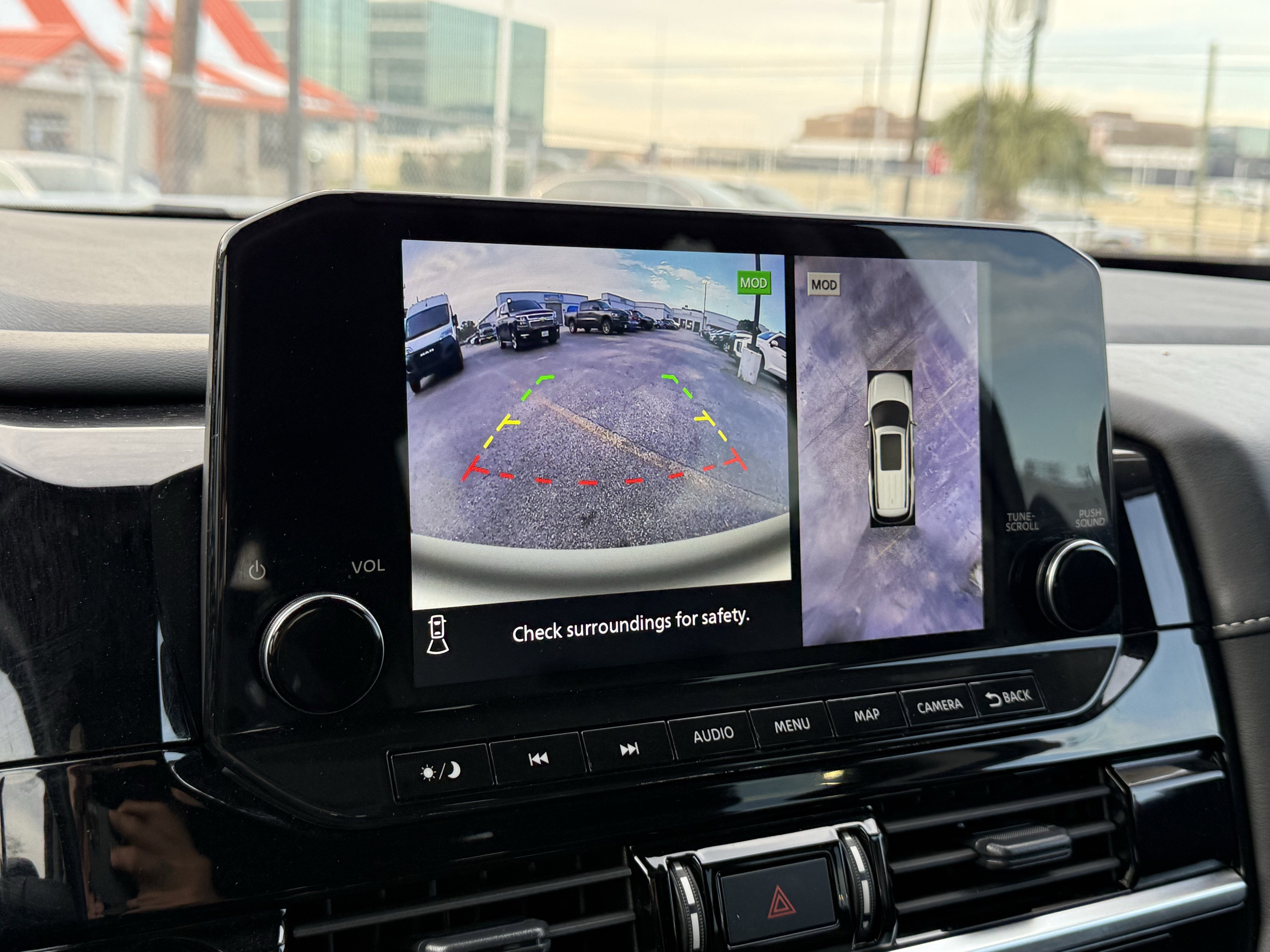 2024 Nissan Pathfinder SL FWD