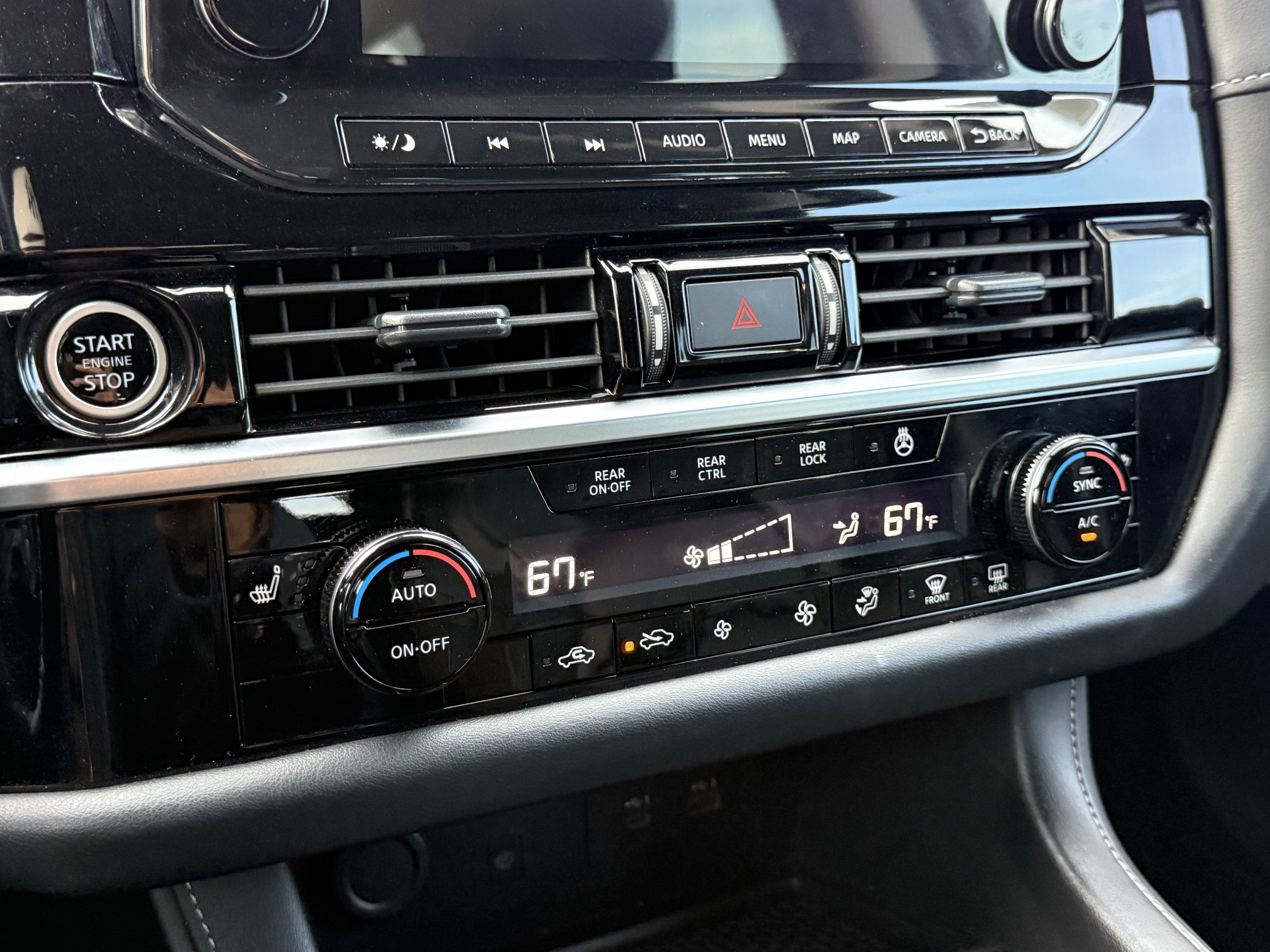 2024 Nissan Pathfinder SL FWD