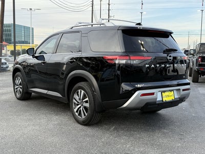 2024 Nissan Pathfinder SL FWD