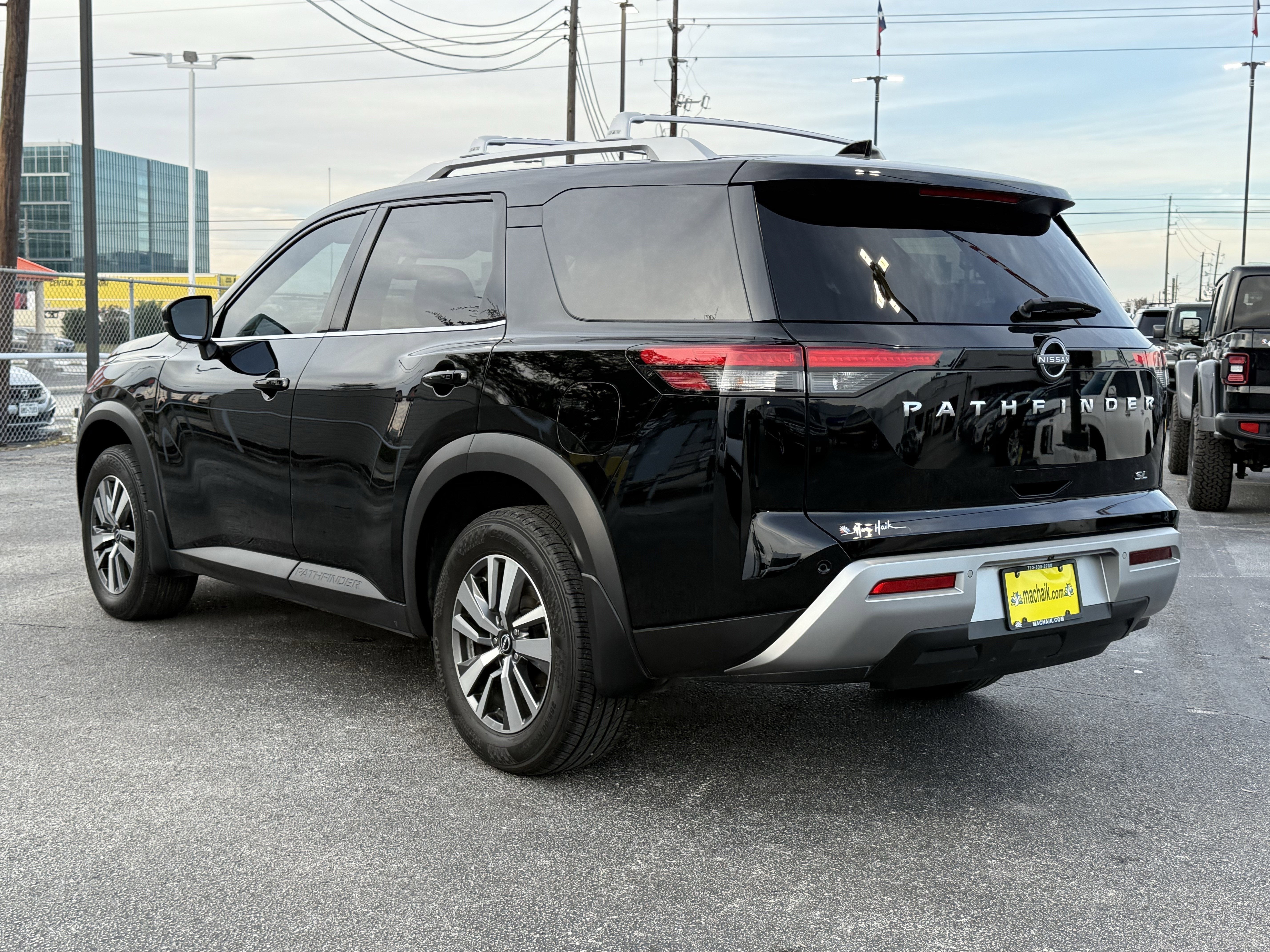 2024 Nissan Pathfinder SL FWD