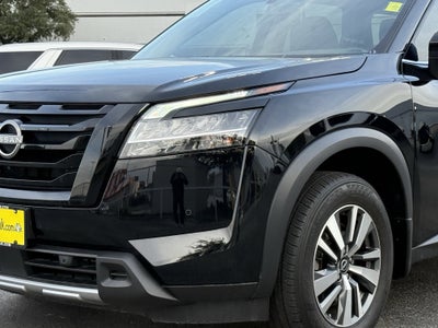 2024 Nissan Pathfinder SL FWD