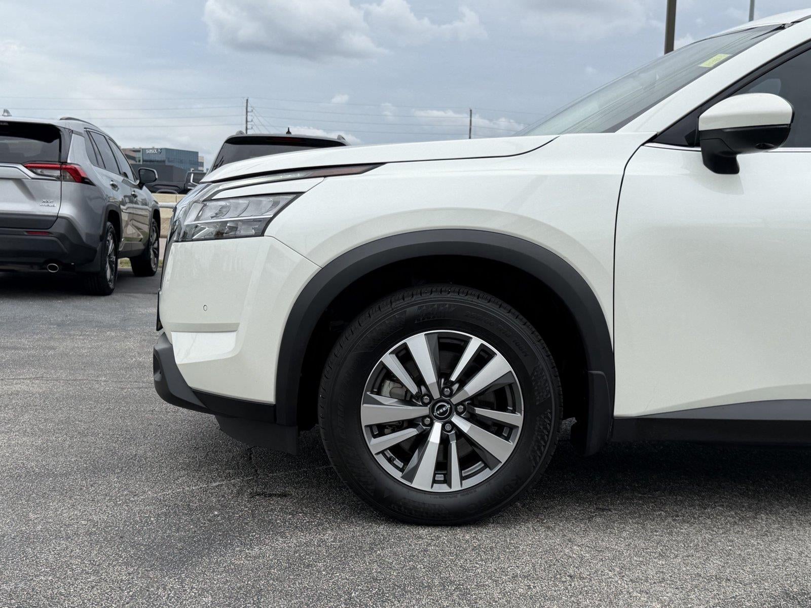 2024 Nissan Pathfinder SL
