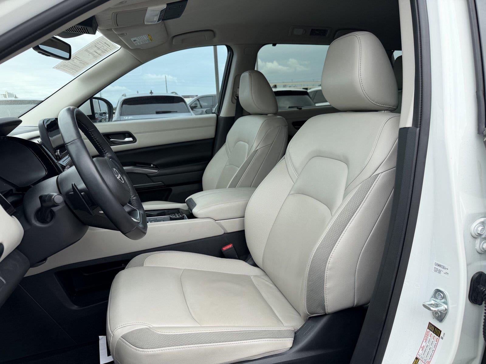 2024 Nissan Pathfinder SL